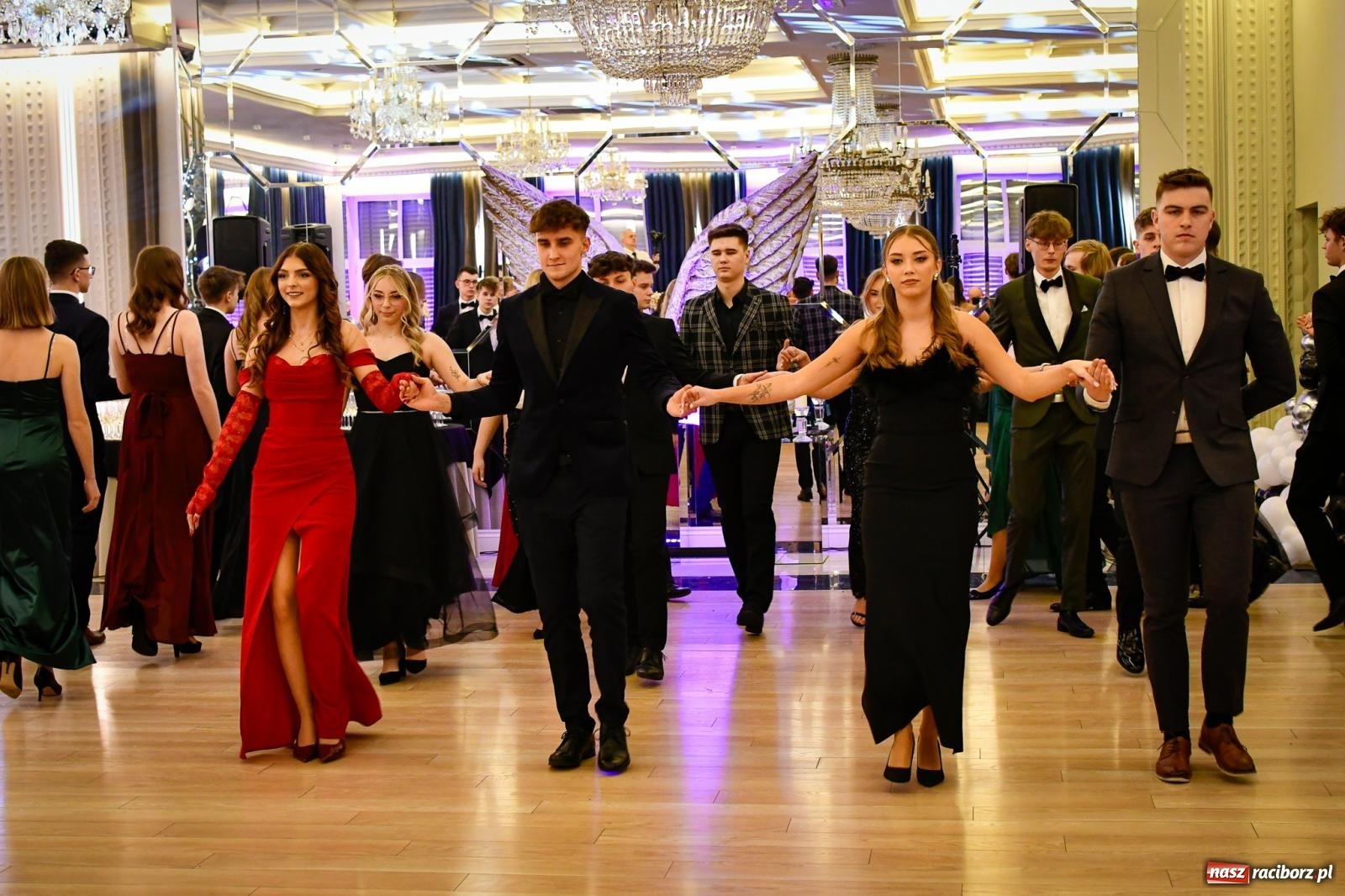 Zdjęcie w galerii na portalu naszraciborz.pl: Studniówka CKZiU nr 1: jubileuszowy rocznik bawi się w Rege [FOTO i WIDEO] wiadomości z regionu