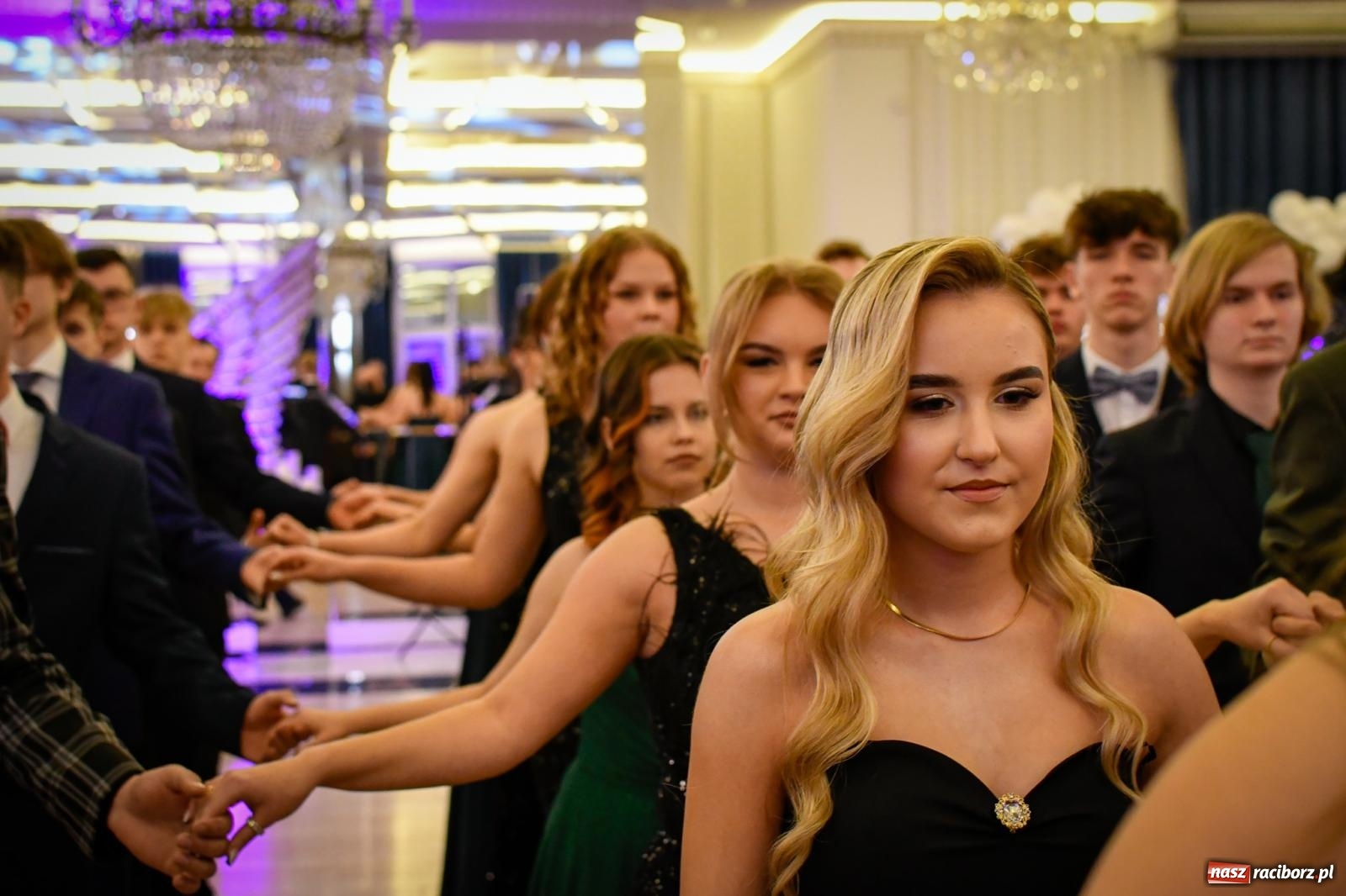 Zdjęcie w galerii na portalu naszraciborz.pl: Studniówka CKZiU nr 1: jubileuszowy rocznik bawi się w Rege [FOTO i WIDEO] wiadomości z regionu