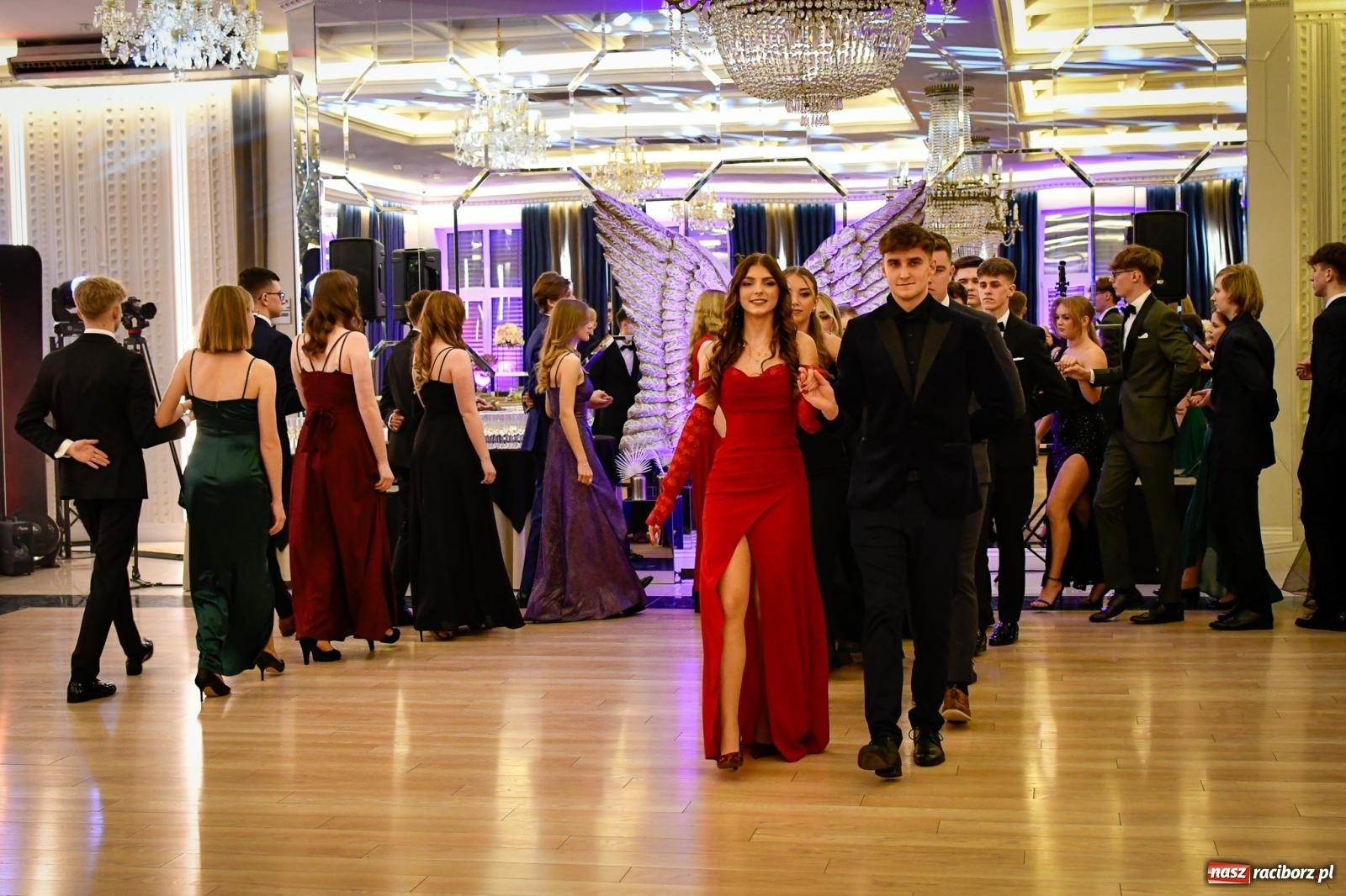 Zdjęcie w galerii na portalu naszraciborz.pl: Studniówka CKZiU nr 1: jubileuszowy rocznik bawi się w Rege [FOTO i WIDEO] wiadomości z regionu