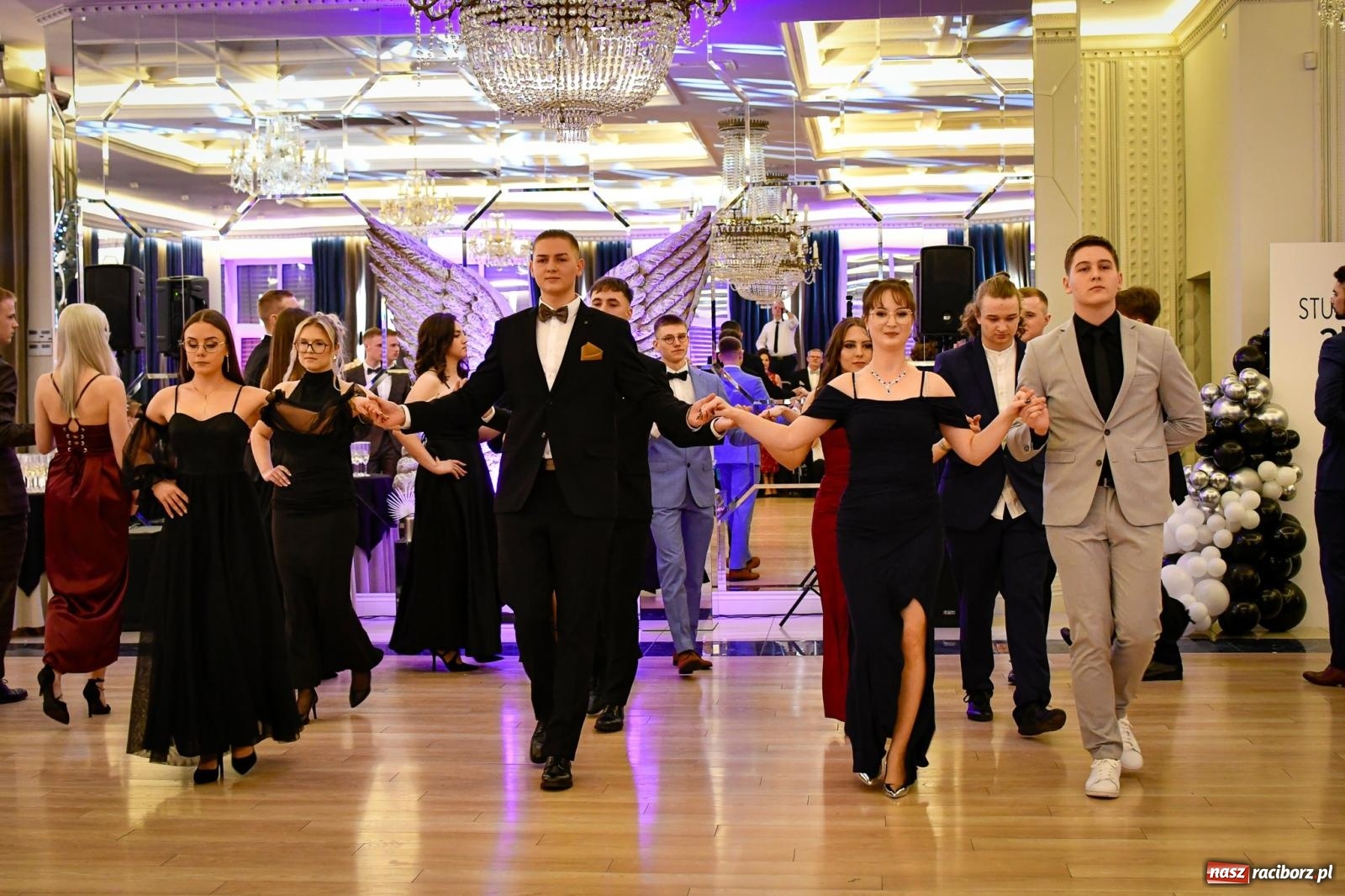 Zdjęcie w galerii na portalu naszraciborz.pl: Studniówka CKZiU nr 1: jubileuszowy rocznik bawi się w Rege [FOTO i WIDEO] wiadomości z regionu