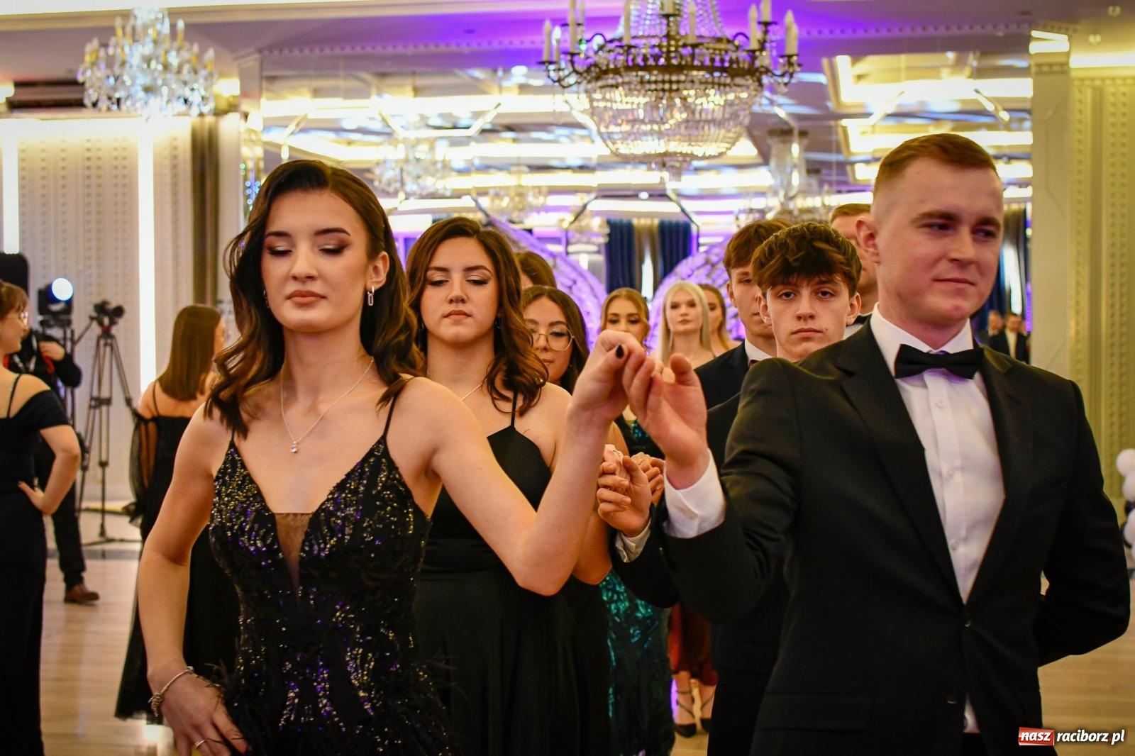 Zdjęcie w galerii na portalu naszraciborz.pl: Studniówka CKZiU nr 1: jubileuszowy rocznik bawi się w Rege [FOTO i WIDEO] wiadomości z regionu