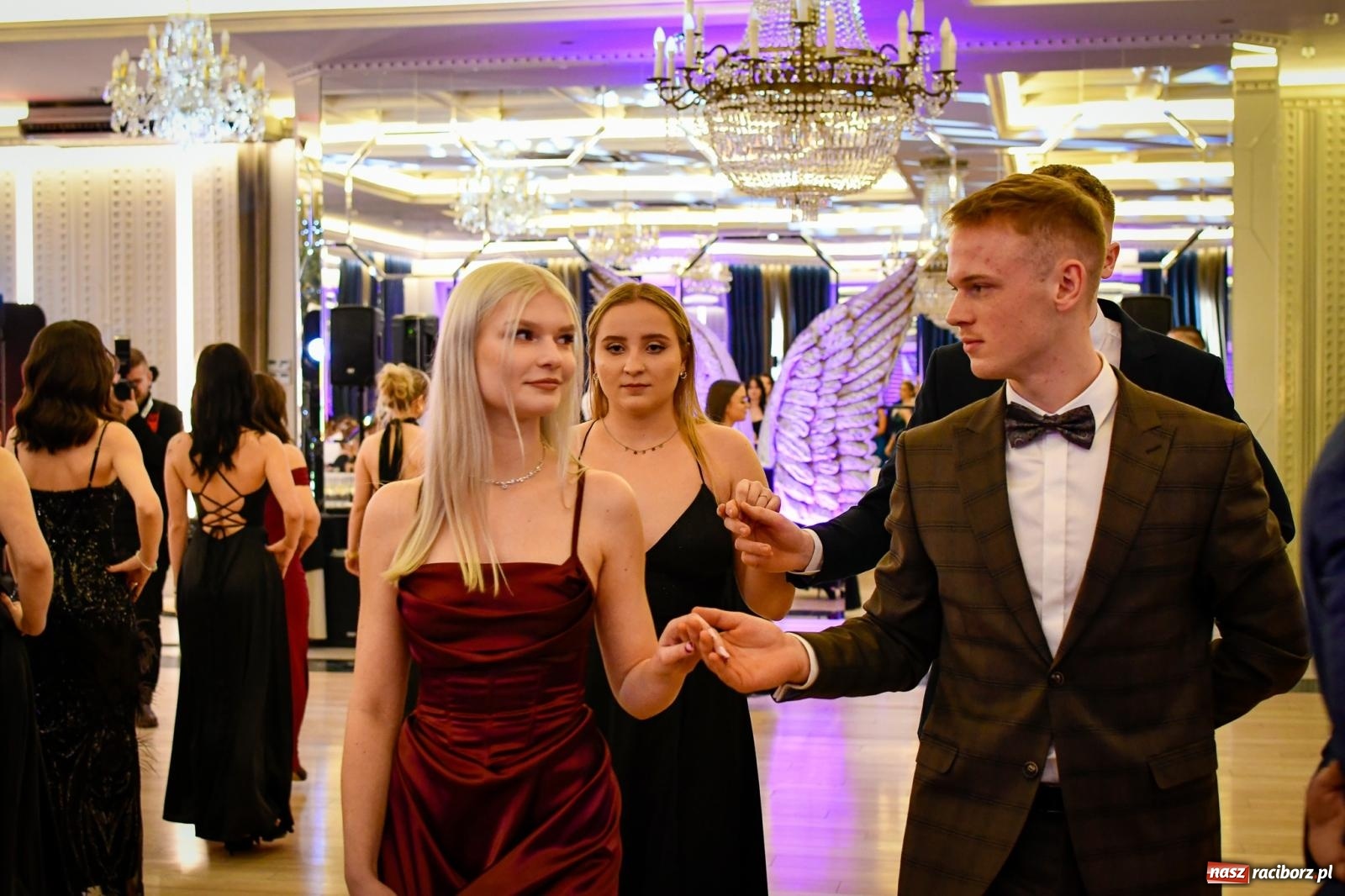 Zdjęcie w galerii na portalu naszraciborz.pl: Studniówka CKZiU nr 1: jubileuszowy rocznik bawi się w Rege [FOTO i WIDEO] wiadomości z regionu