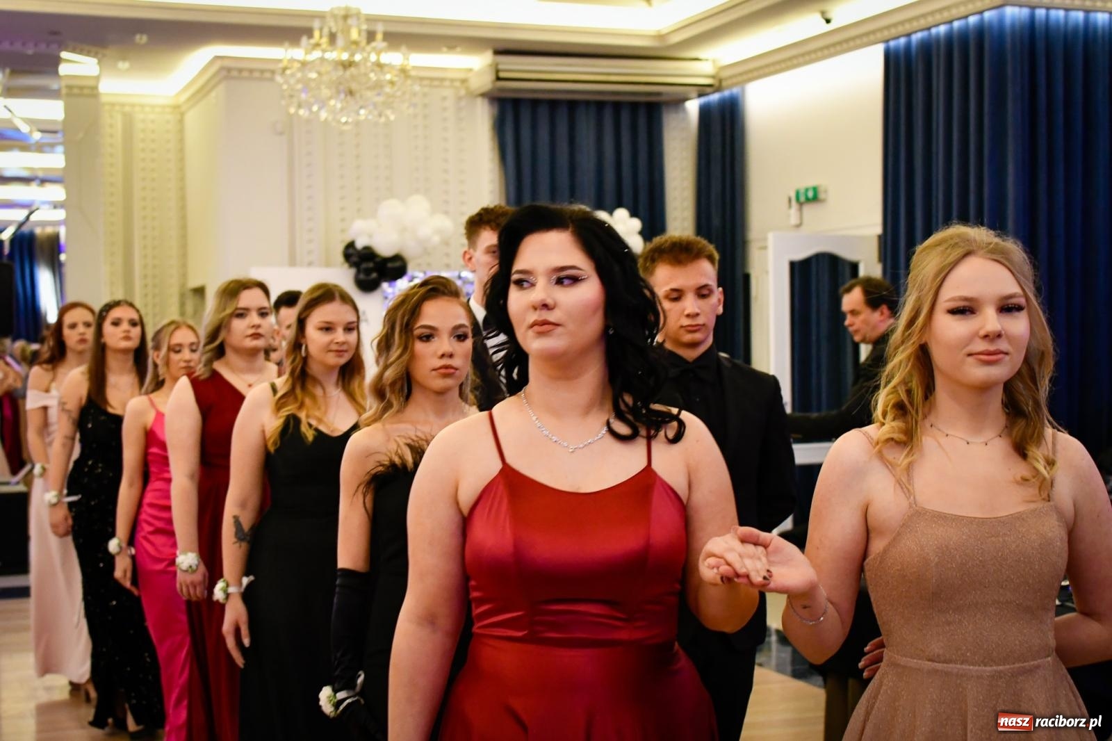 Zdjęcie w galerii na portalu naszraciborz.pl: Studniówka CKZiU nr 1: jubileuszowy rocznik bawi się w Rege [FOTO i WIDEO] wiadomości z regionu