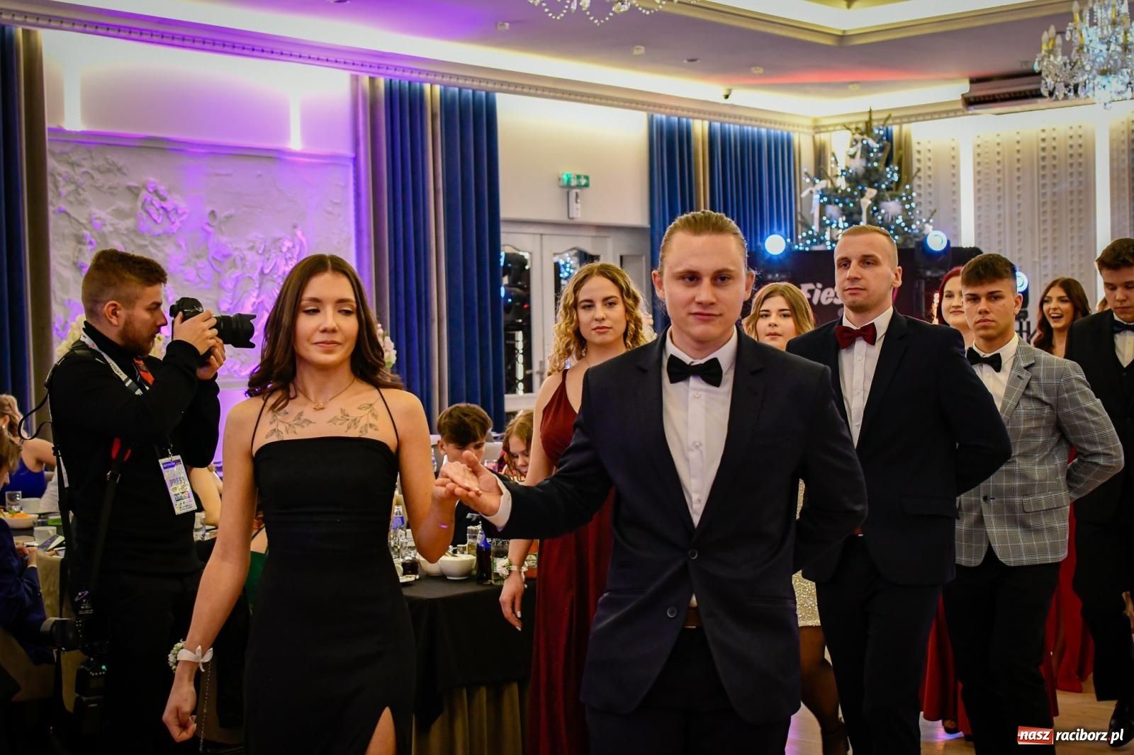 Zdjęcie w galerii na portalu naszraciborz.pl: Studniówka CKZiU nr 1: jubileuszowy rocznik bawi się w Rege [FOTO i WIDEO] wiadomości z regionu