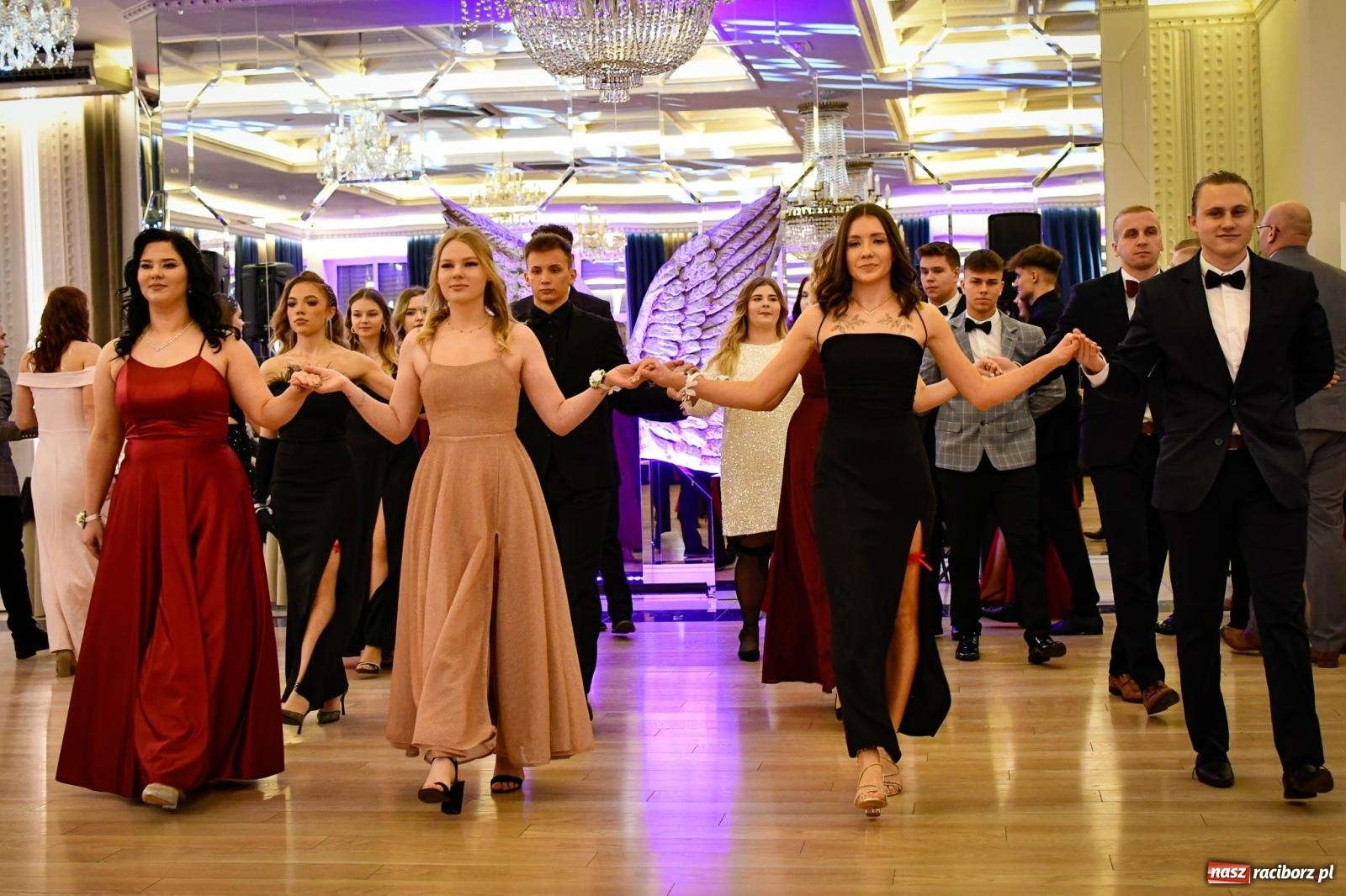 Zdjęcie w galerii na portalu naszraciborz.pl: Studniówka CKZiU nr 1: jubileuszowy rocznik bawi się w Rege [FOTO i WIDEO] wiadomości z regionu