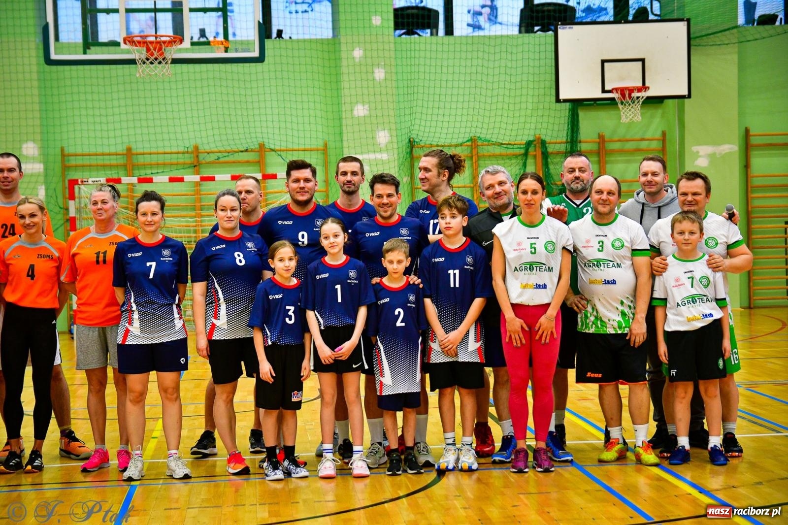 Zdjęcie w galerii na portalu naszraciborz.pl: 33. Finał WOŚP Racibórz – charytatywny turniej koszykówki z olimpijczykami wiadomości z regionu