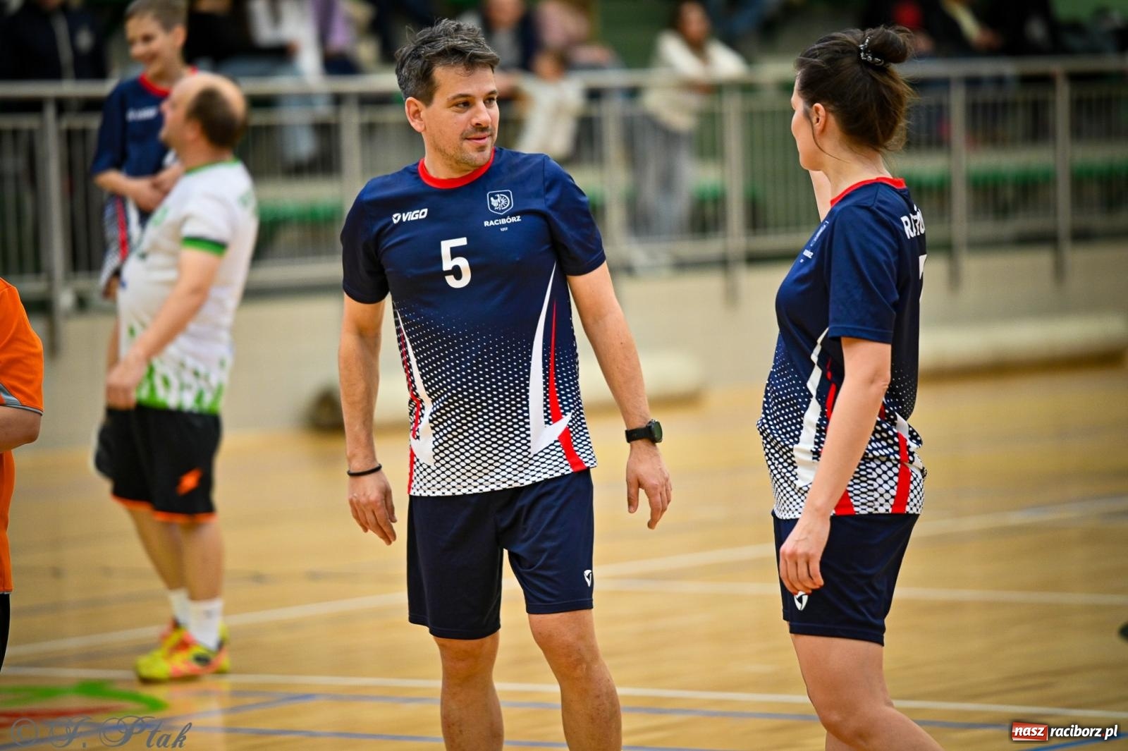 Zdjęcie w galerii na portalu naszraciborz.pl: 33. Finał WOŚP Racibórz – charytatywny turniej koszykówki z olimpijczykami wiadomości z regionu