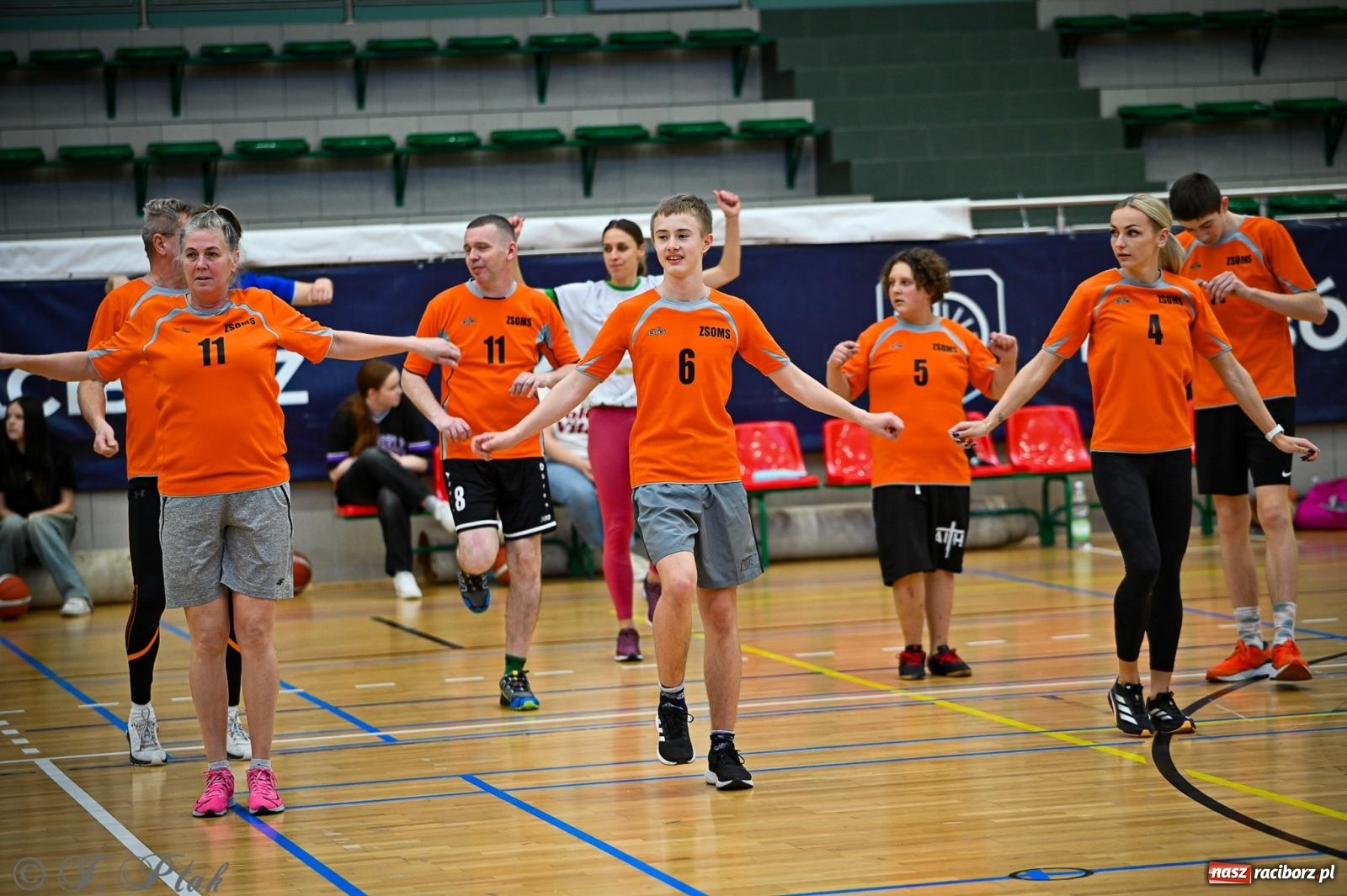 Zdjęcie w galerii na portalu naszraciborz.pl: 33. Finał WOŚP Racibórz – charytatywny turniej koszykówki z olimpijczykami wiadomości z regionu