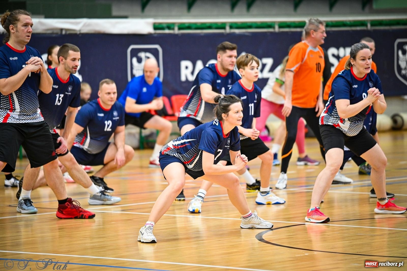 Zdjęcie w galerii na portalu naszraciborz.pl: 33. Finał WOŚP Racibórz – charytatywny turniej koszykówki z olimpijczykami wiadomości z regionu