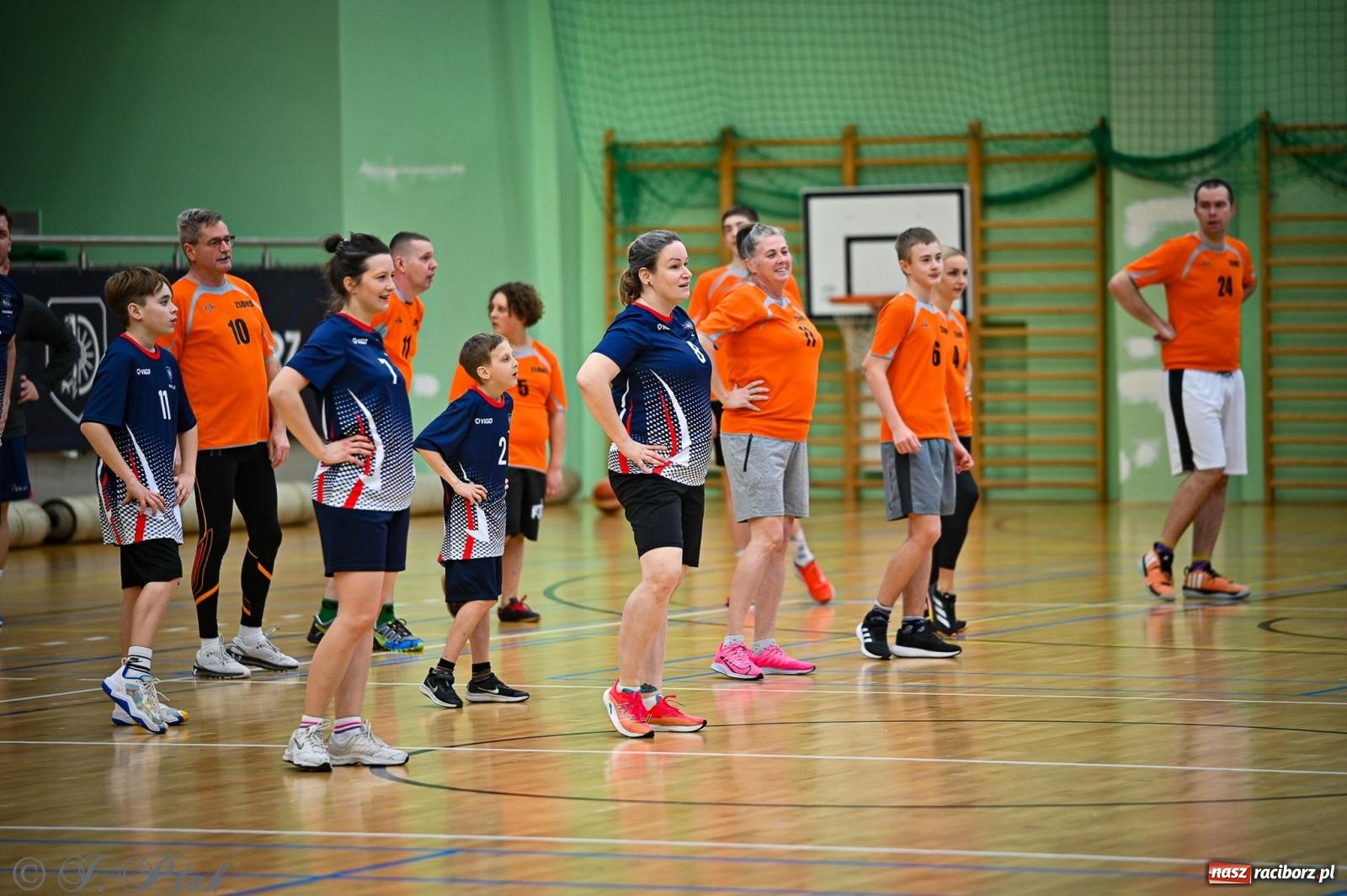 Zdjęcie w galerii na portalu naszraciborz.pl: 33. Finał WOŚP Racibórz – charytatywny turniej koszykówki z olimpijczykami wiadomości z regionu