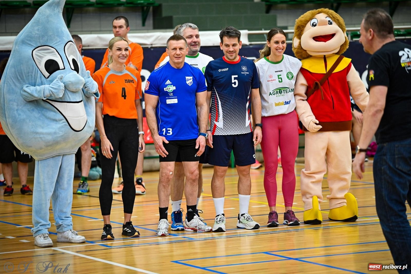 Zdjęcie w galerii na portalu naszraciborz.pl: 33. Finał WOŚP Racibórz – charytatywny turniej koszykówki z olimpijczykami wiadomości z regionu