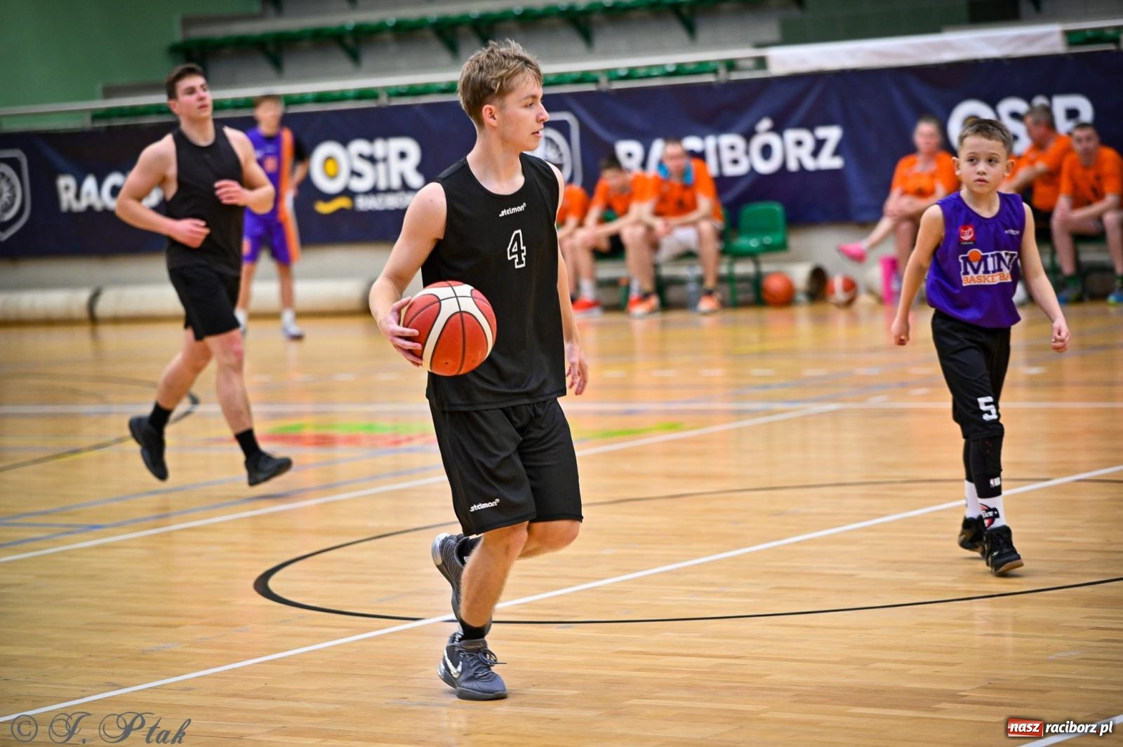 Zdjęcie w galerii na portalu naszraciborz.pl: 33. Finał WOŚP Racibórz – charytatywny turniej koszykówki z olimpijczykami wiadomości z regionu