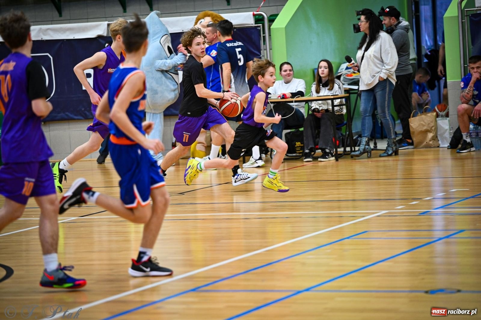 Zdjęcie w galerii na portalu naszraciborz.pl: 33. Finał WOŚP Racibórz – charytatywny turniej koszykówki z olimpijczykami wiadomości z regionu