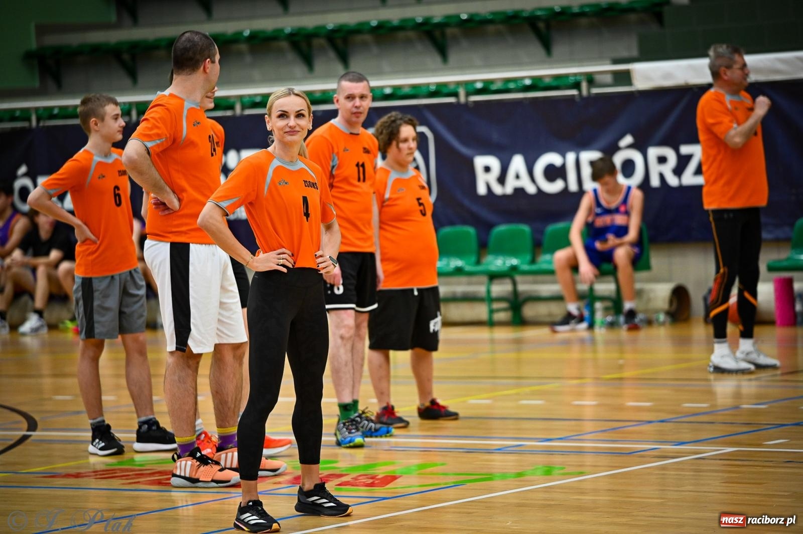 Zdjęcie w galerii na portalu naszraciborz.pl: 33. Finał WOŚP Racibórz – charytatywny turniej koszykówki z olimpijczykami wiadomości z regionu