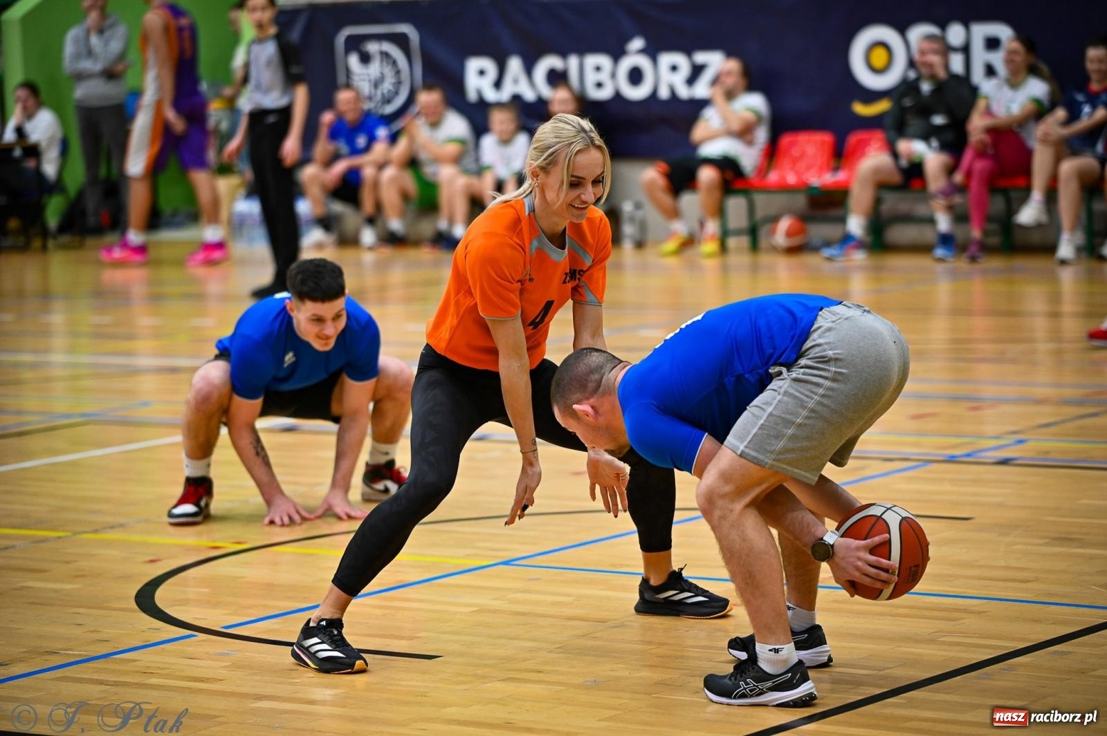 Zdjęcie w galerii na portalu naszraciborz.pl: 33. Finał WOŚP Racibórz – charytatywny turniej koszykówki z olimpijczykami wiadomości z regionu