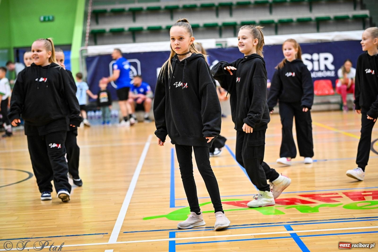 Zdjęcie w galerii na portalu naszraciborz.pl: 33. Finał WOŚP Racibórz – charytatywny turniej koszykówki z olimpijczykami wiadomości z regionu