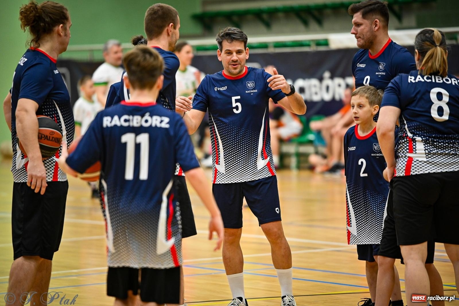 Zdjęcie w galerii na portalu naszraciborz.pl: 33. Finał WOŚP Racibórz – charytatywny turniej koszykówki z olimpijczykami wiadomości z regionu