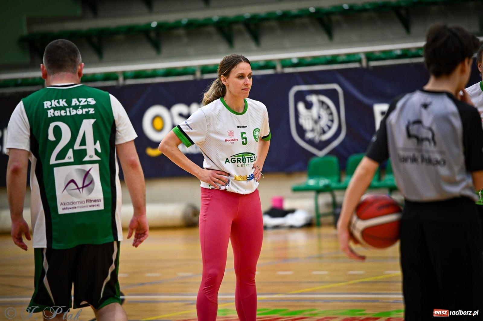 Zdjęcie w galerii na portalu naszraciborz.pl: 33. Finał WOŚP Racibórz – charytatywny turniej koszykówki z olimpijczykami wiadomości z regionu