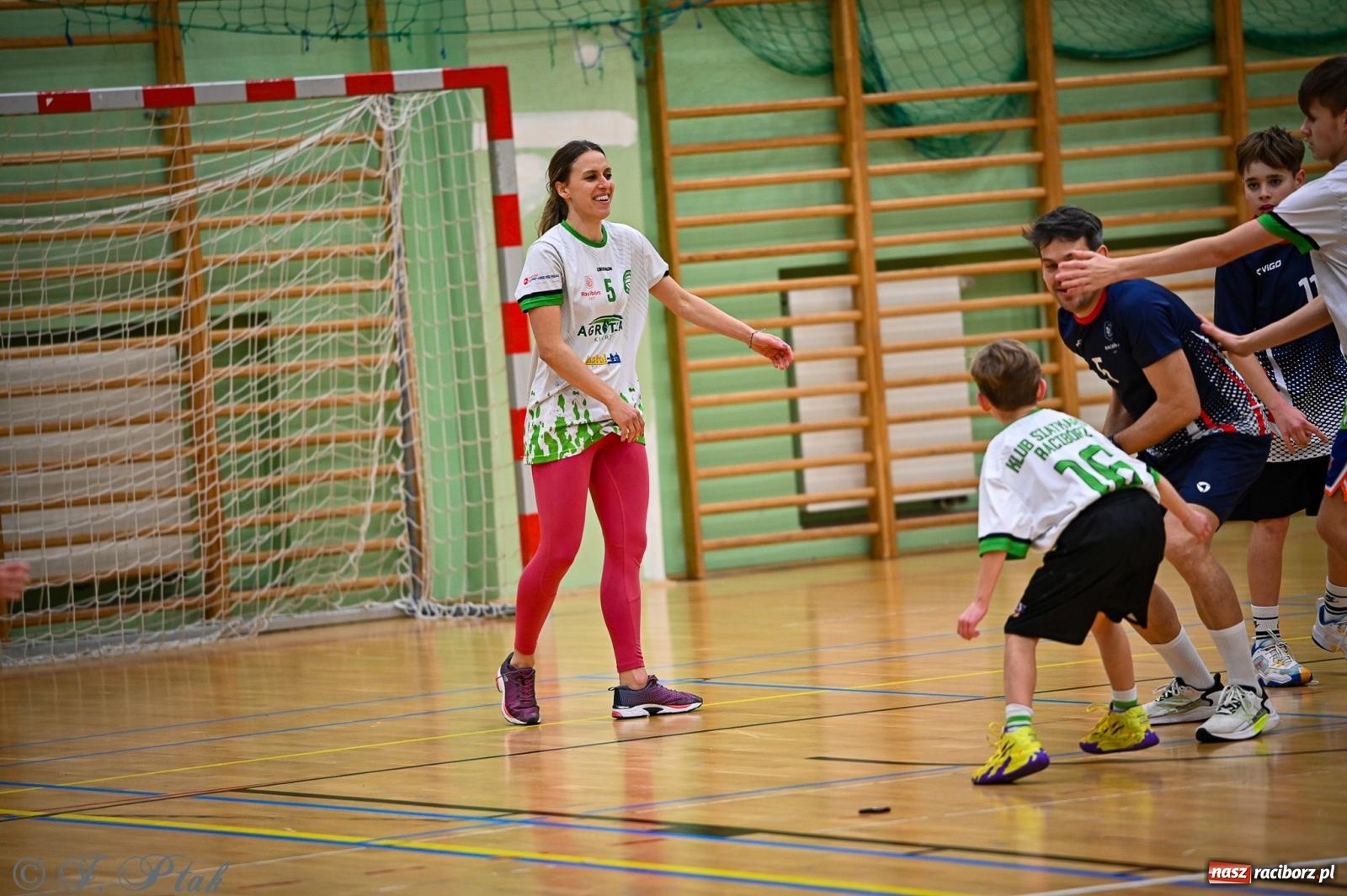 Zdjęcie w galerii na portalu naszraciborz.pl: 33. Finał WOŚP Racibórz – charytatywny turniej koszykówki z olimpijczykami wiadomości z regionu