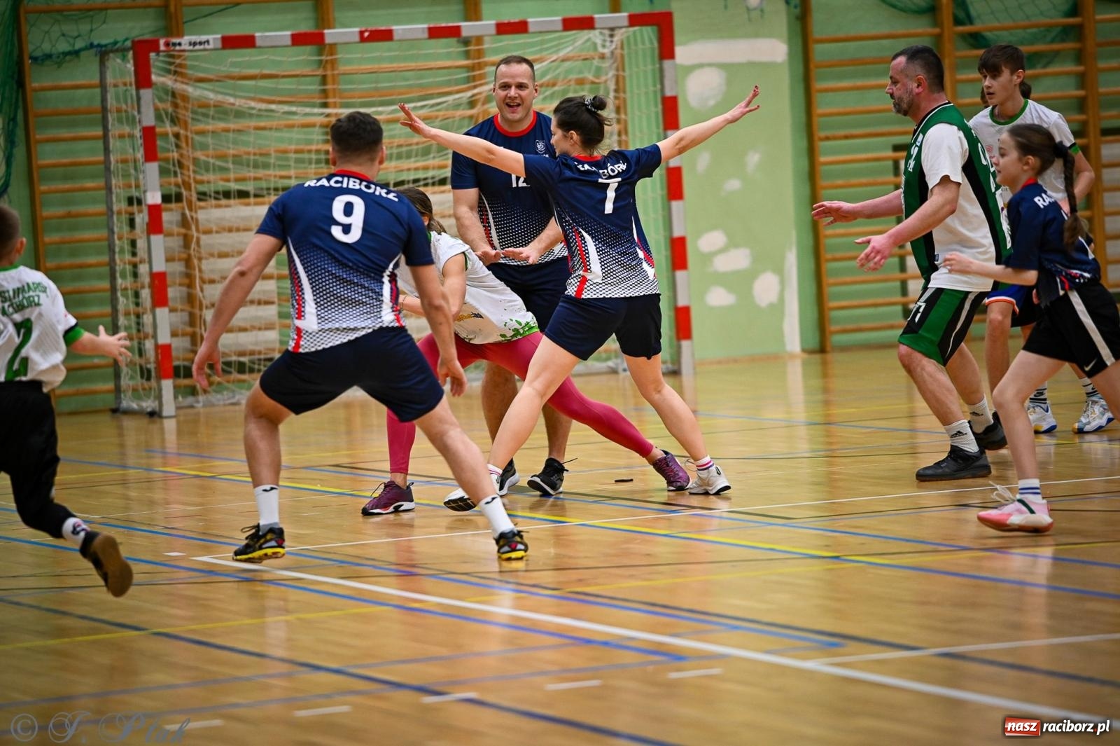 Zdjęcie w galerii na portalu naszraciborz.pl: 33. Finał WOŚP Racibórz – charytatywny turniej koszykówki z olimpijczykami wiadomości z regionu