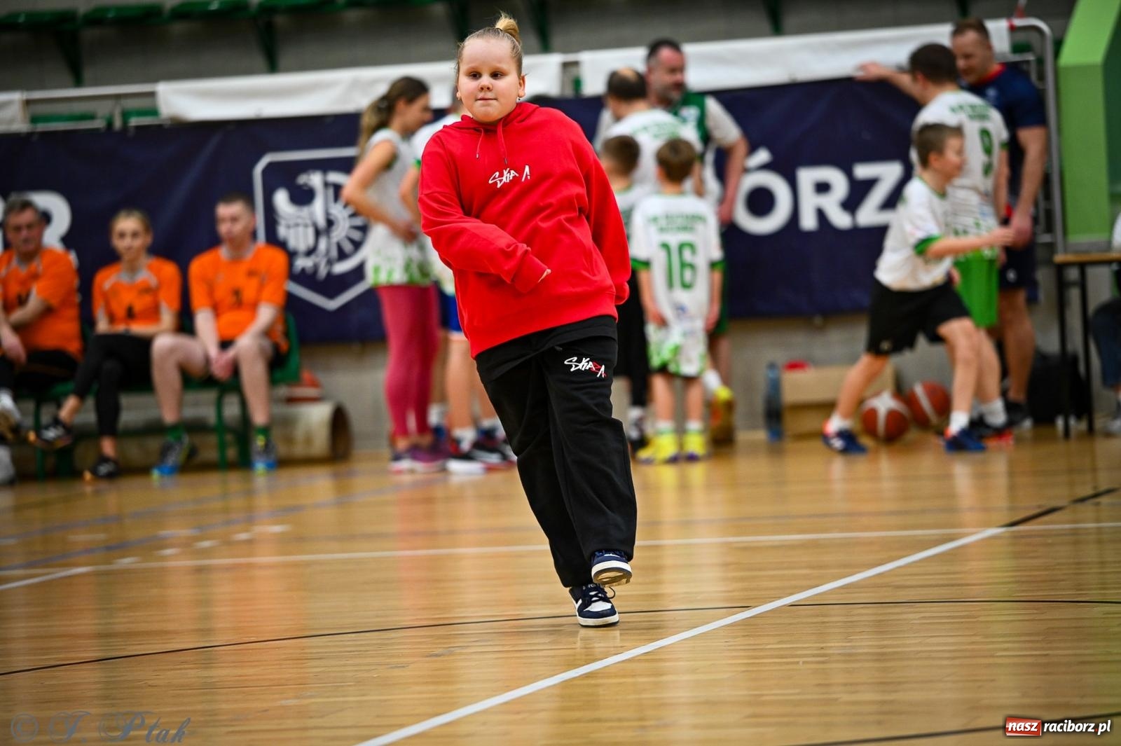 Zdjęcie w galerii na portalu naszraciborz.pl: 33. Finał WOŚP Racibórz – charytatywny turniej koszykówki z olimpijczykami wiadomości z regionu