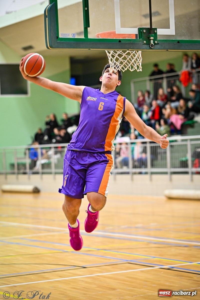 Zdjęcie w galerii na portalu naszraciborz.pl: 33. Finał WOŚP Racibórz – charytatywny turniej koszykówki z olimpijczykami wiadomości z regionu