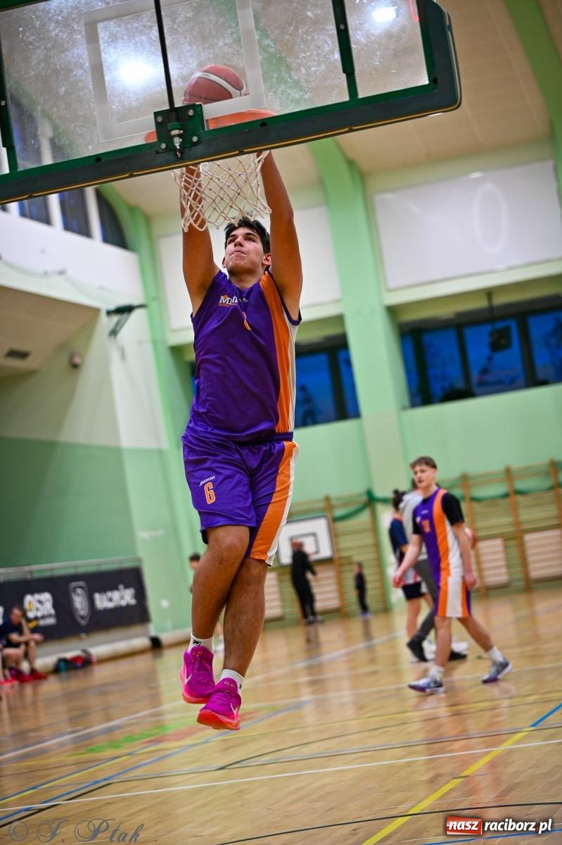 Zdjęcie w galerii na portalu naszraciborz.pl: 33. Finał WOŚP Racibórz – charytatywny turniej koszykówki z olimpijczykami wiadomości z regionu