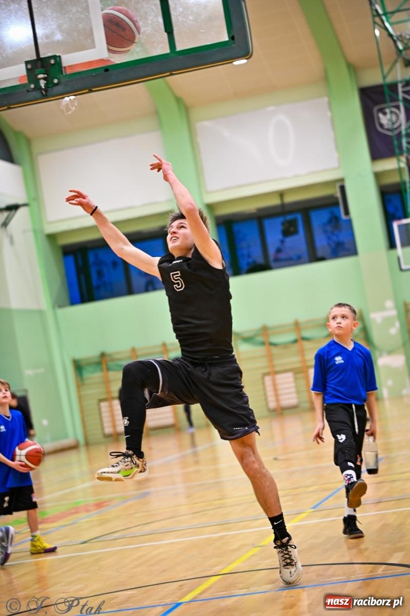 Zdjęcie w galerii na portalu naszraciborz.pl: 33. Finał WOŚP Racibórz – charytatywny turniej koszykówki z olimpijczykami wiadomości z regionu