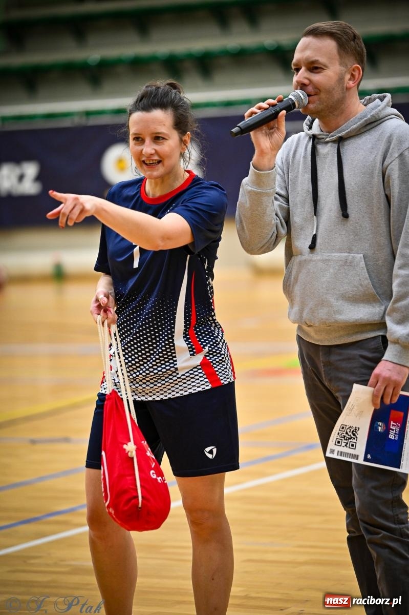 Zdjęcie w galerii na portalu naszraciborz.pl: 33. Finał WOŚP Racibórz – charytatywny turniej koszykówki z olimpijczykami wiadomości z regionu