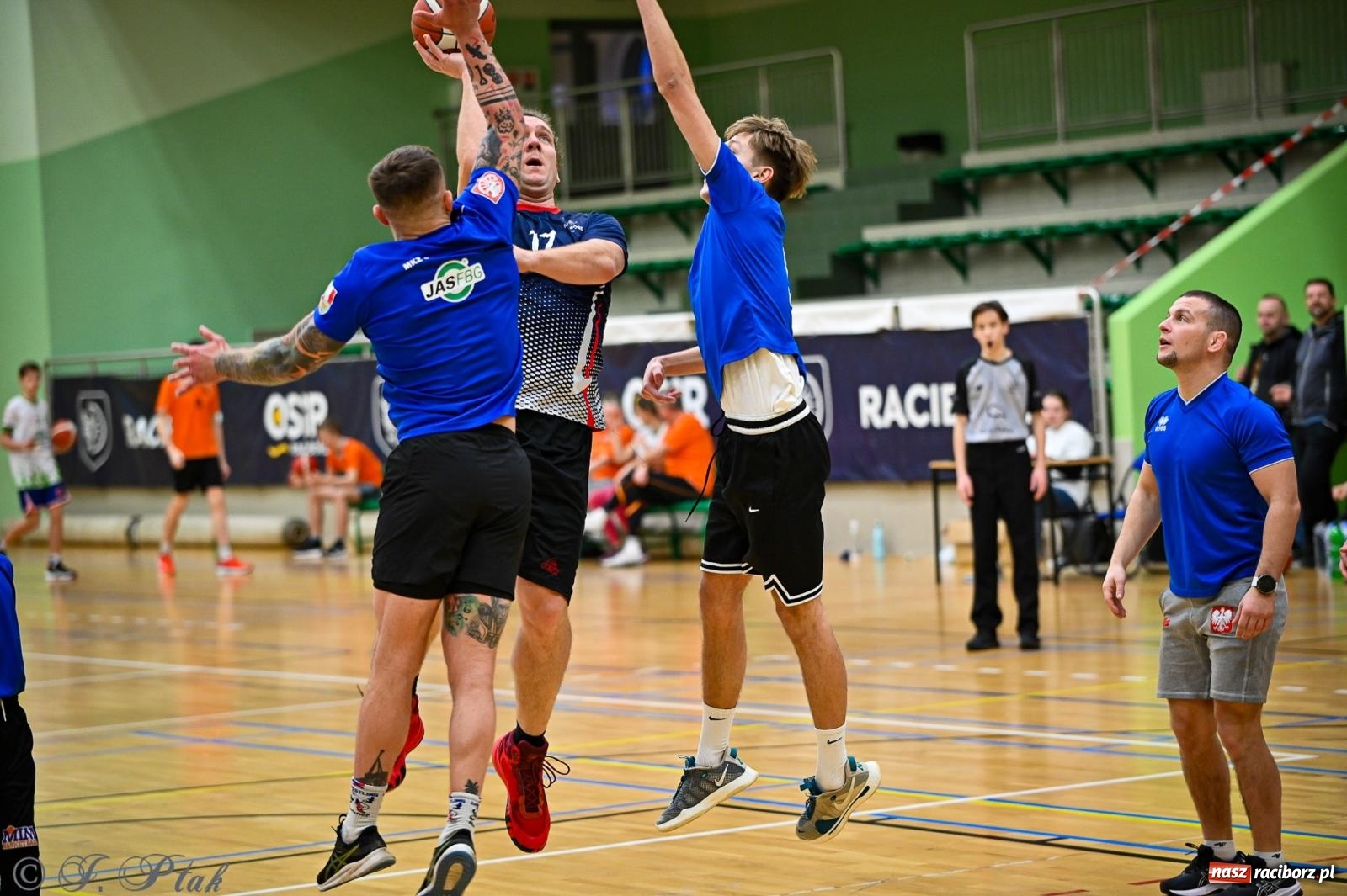 Zdjęcie w galerii na portalu naszraciborz.pl: 33. Finał WOŚP Racibórz – charytatywny turniej koszykówki z olimpijczykami wiadomości z regionu