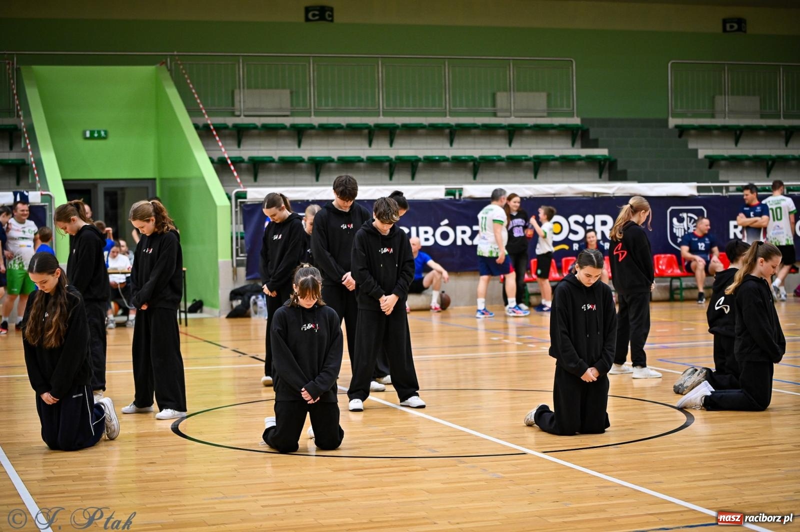 Zdjęcie w galerii na portalu naszraciborz.pl: 33. Finał WOŚP Racibórz – charytatywny turniej koszykówki z olimpijczykami wiadomości z regionu