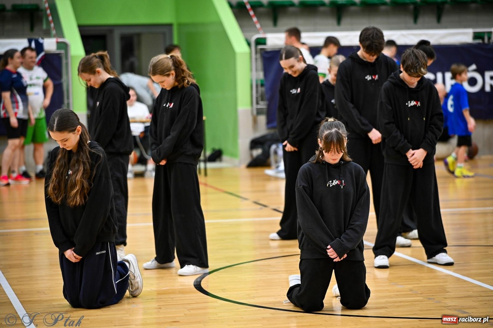 Zdjęcie w galerii na portalu naszraciborz.pl: 33. Finał WOŚP Racibórz – charytatywny turniej koszykówki z olimpijczykami wiadomości z regionu