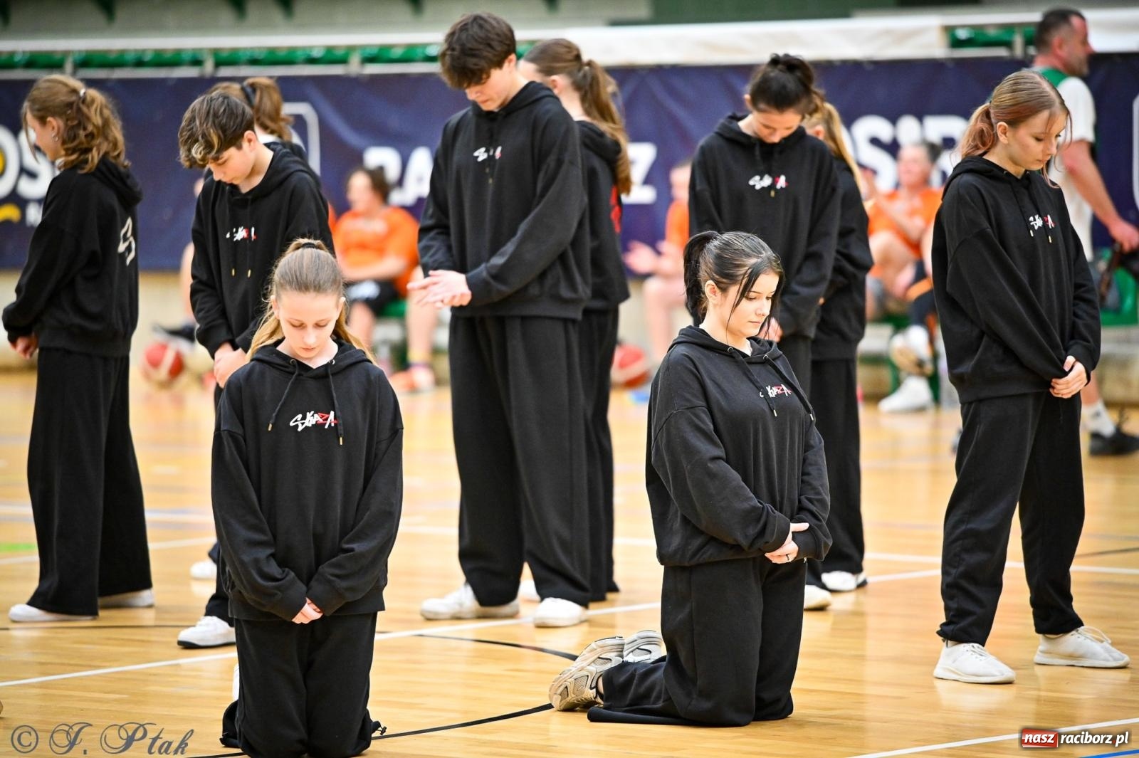 Zdjęcie w galerii na portalu naszraciborz.pl: 33. Finał WOŚP Racibórz – charytatywny turniej koszykówki z olimpijczykami wiadomości z regionu