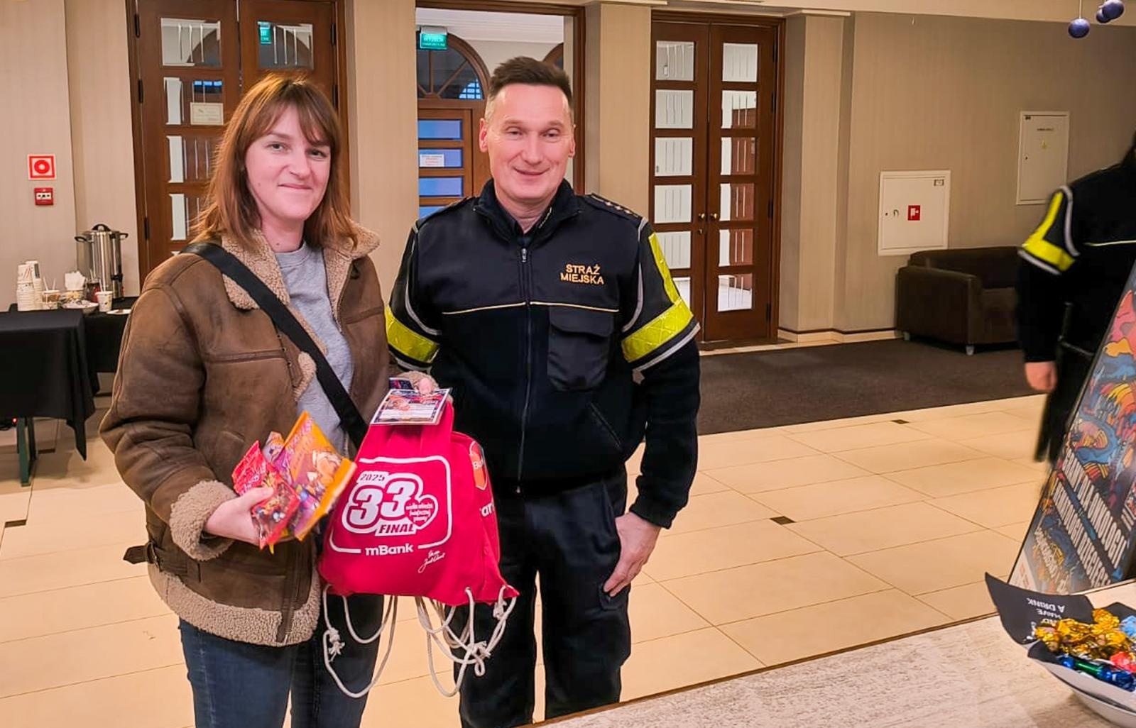 Zdjęcie w galerii na portalu naszraciborz.pl: Ponad stu wolontariuszy kwestuje na ulicach Raciborza wiadomości z regionu