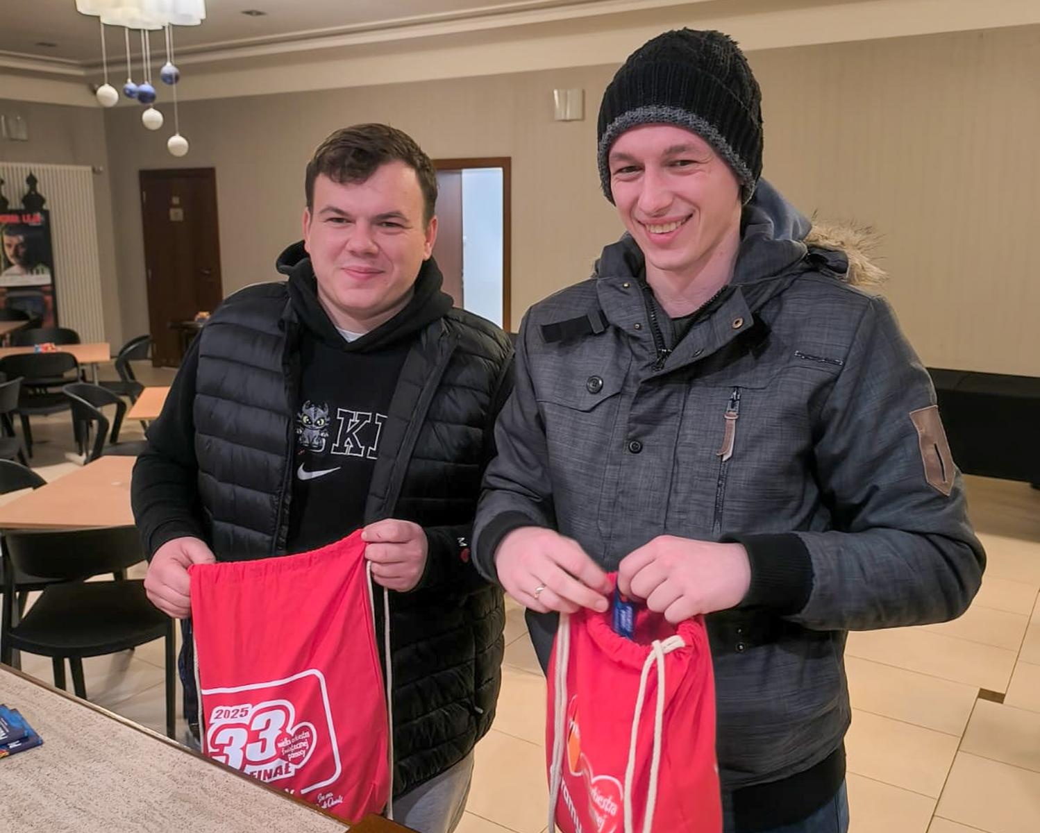 Zdjęcie w galerii na portalu naszraciborz.pl: Ponad stu wolontariuszy kwestuje na ulicach Raciborza wiadomości z regionu