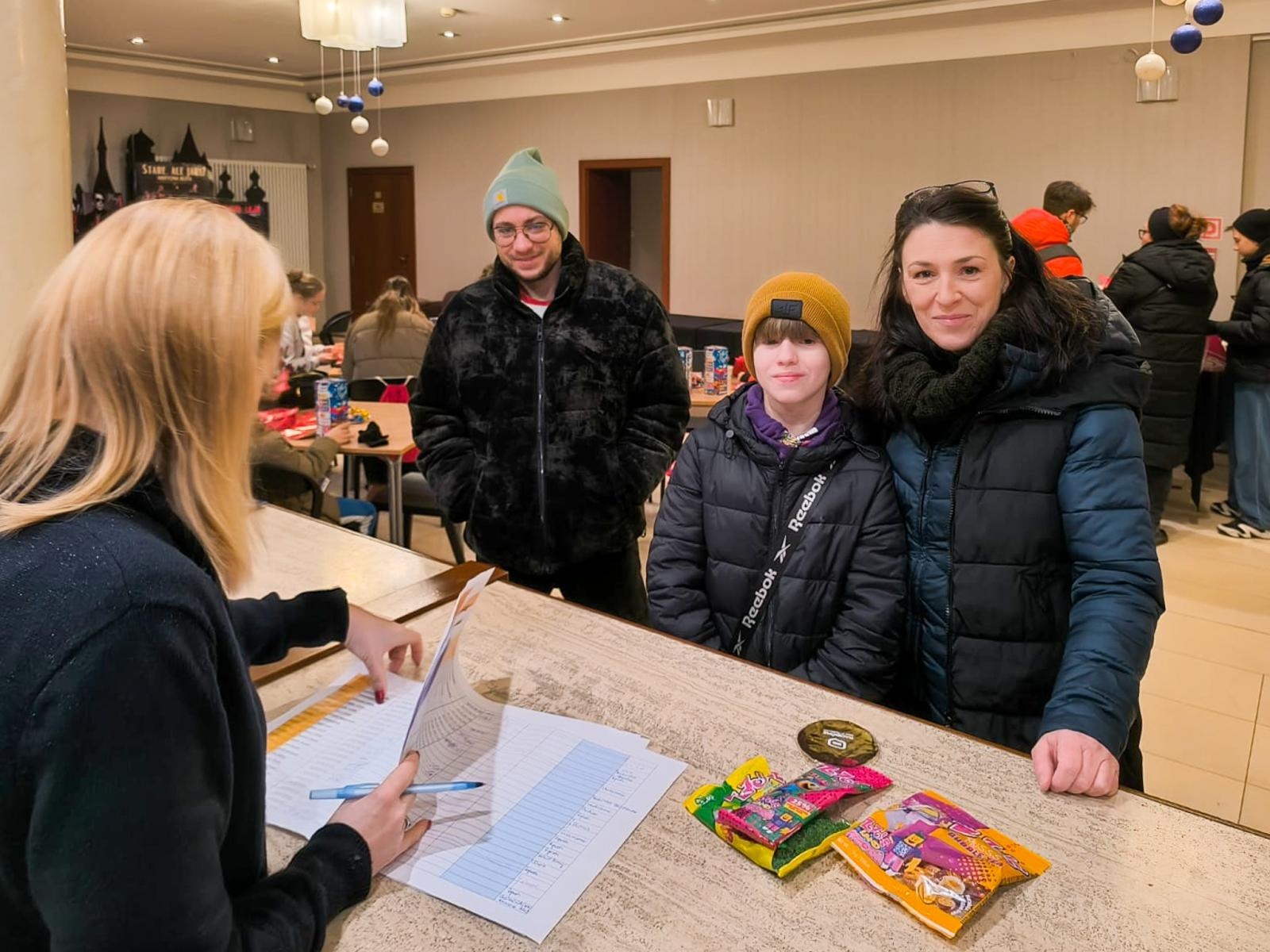 Zdjęcie w galerii na portalu naszraciborz.pl: Ponad stu wolontariuszy kwestuje na ulicach Raciborza wiadomości z regionu