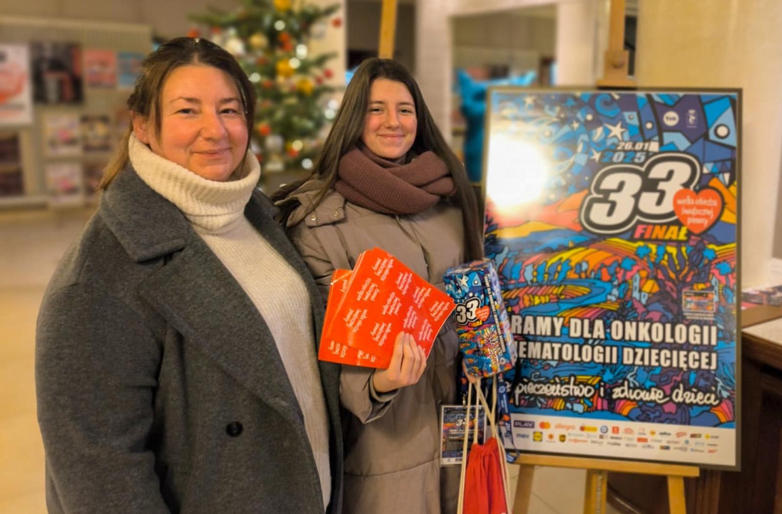 Zdjęcie w galerii na portalu naszraciborz.pl: Ponad stu wolontariuszy kwestuje na ulicach Raciborza wiadomości z regionu