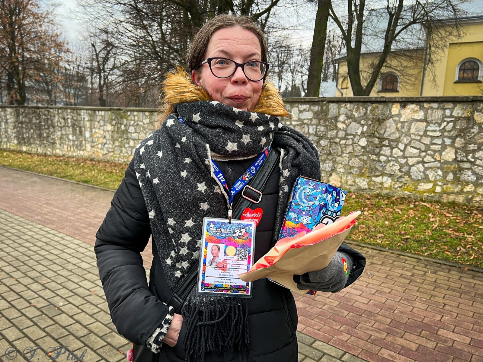 Zdjęcie w galerii na portalu naszraciborz.pl: Ponad stu wolontariuszy kwestuje na ulicach Raciborza wiadomości z regionu