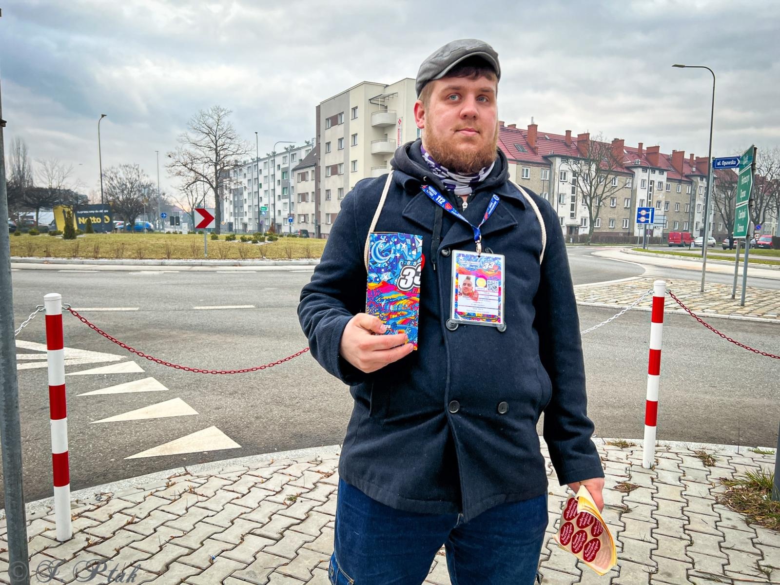 Zdjęcie w galerii na portalu naszraciborz.pl: Ponad stu wolontariuszy kwestuje na ulicach Raciborza wiadomości z regionu