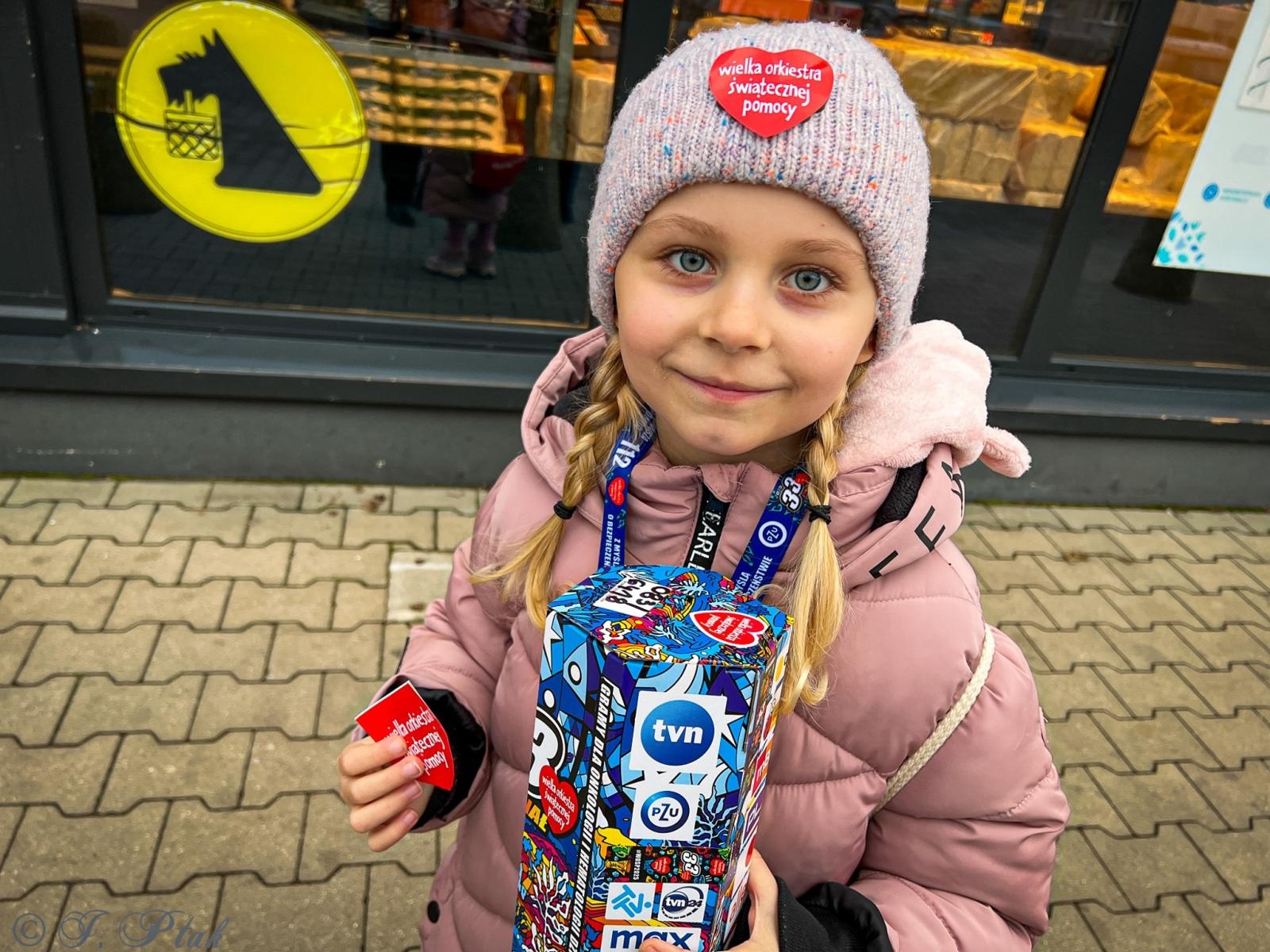Zdjęcie w galerii na portalu naszraciborz.pl: Ponad stu wolontariuszy kwestuje na ulicach Raciborza wiadomości z regionu