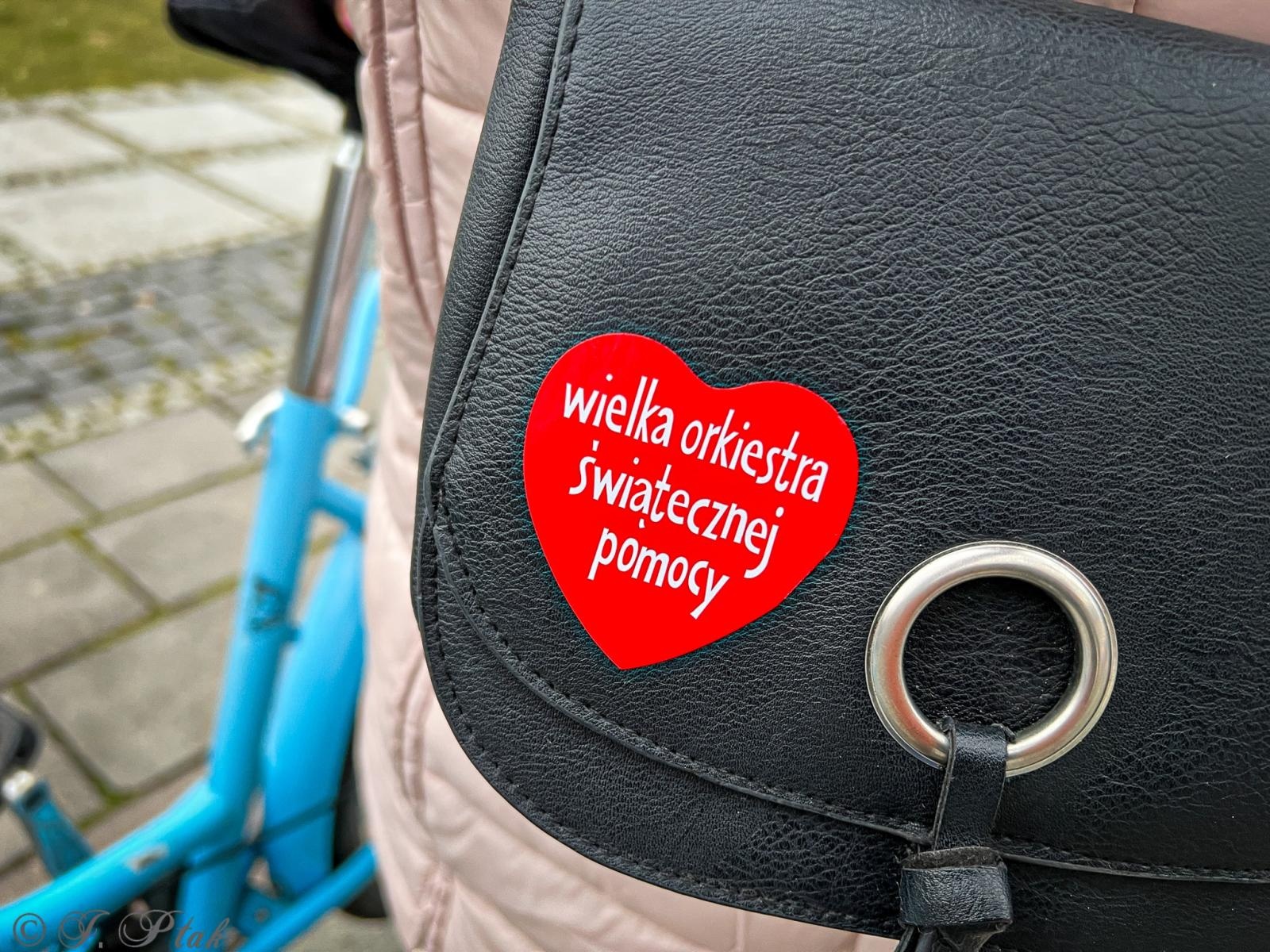 Zdjęcie w galerii na portalu naszraciborz.pl: Ponad stu wolontariuszy kwestuje na ulicach Raciborza wiadomości z regionu