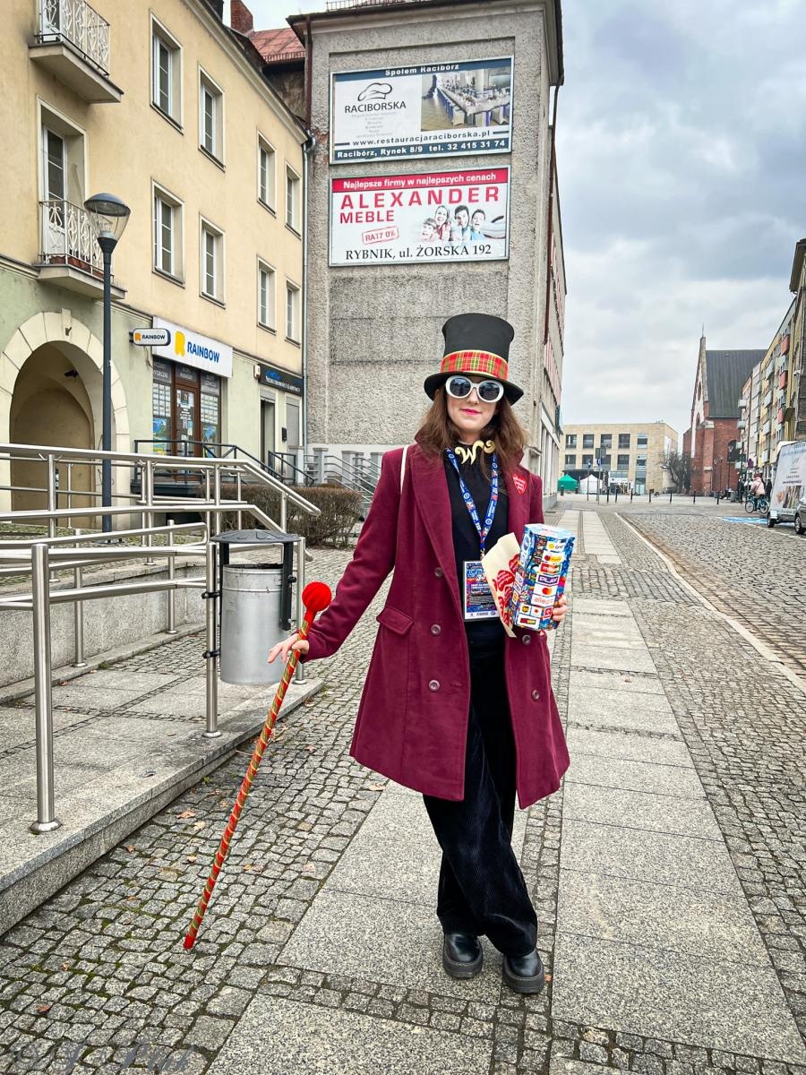 Zdjęcie w galerii na portalu naszraciborz.pl: Ponad stu wolontariuszy kwestuje na ulicach Raciborza wiadomości z regionu