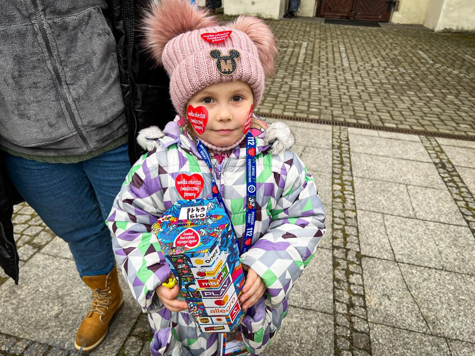 Zdjęcie w galerii na portalu naszraciborz.pl: Ponad stu wolontariuszy kwestuje na ulicach Raciborza wiadomości z regionu