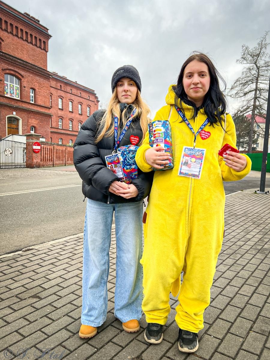 Zdjęcie w galerii na portalu naszraciborz.pl: Ponad stu wolontariuszy kwestuje na ulicach Raciborza wiadomości z regionu