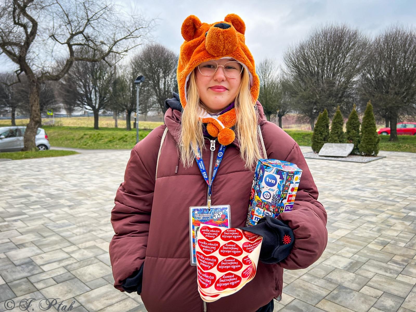 Zdjęcie w galerii na portalu naszraciborz.pl: Ponad stu wolontariuszy kwestuje na ulicach Raciborza wiadomości z regionu