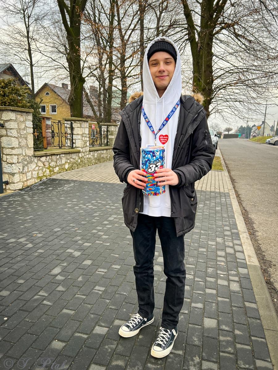 Zdjęcie w galerii na portalu naszraciborz.pl: Ponad stu wolontariuszy kwestuje na ulicach Raciborza wiadomości z regionu