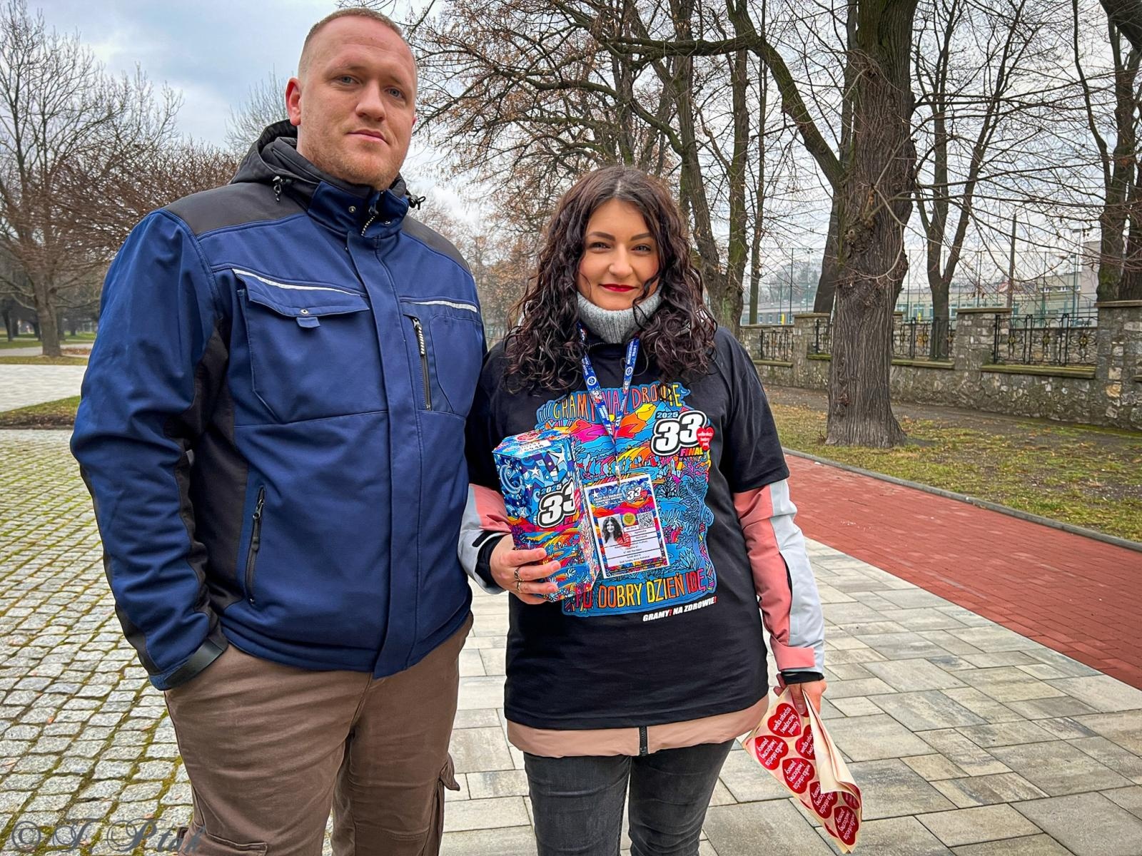 Zdjęcie w galerii na portalu naszraciborz.pl: Ponad stu wolontariuszy kwestuje na ulicach Raciborza wiadomości z regionu