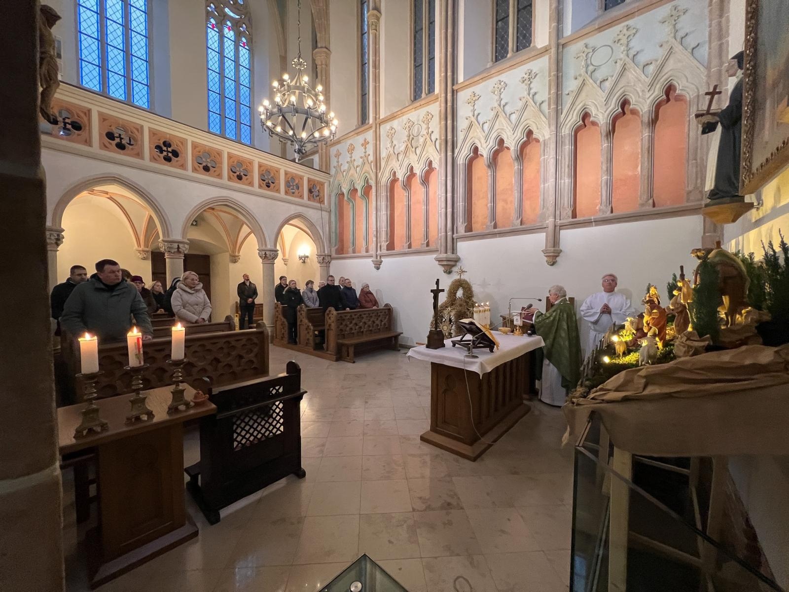 Zdjęcie w galerii na portalu naszraciborz.pl: Pierwsza tegoroczna Msza św. w kaplicy zamkowej i prezentacja animacji o jej historii [WIDEO] wiadomości z regionu