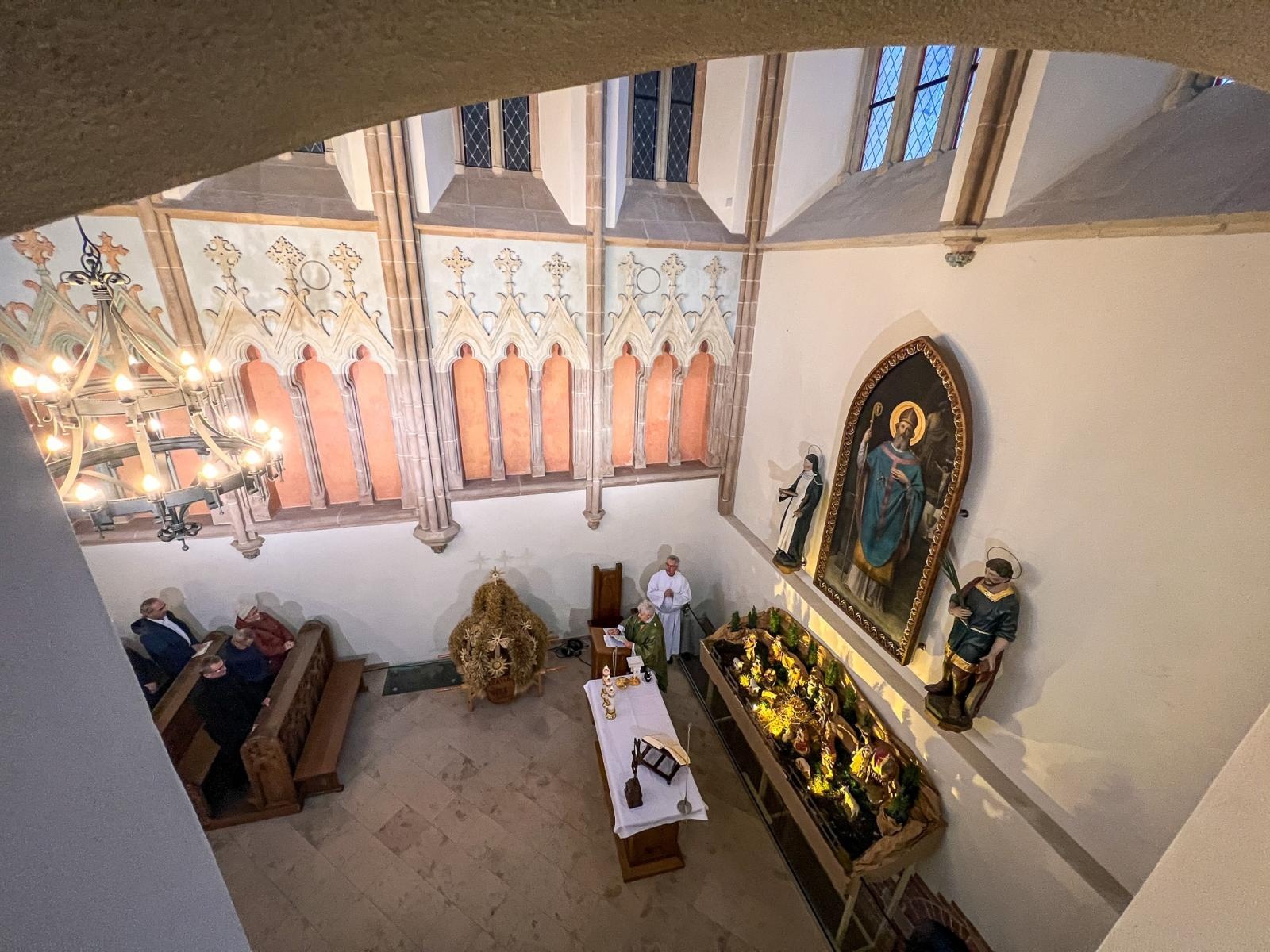 Zdjęcie w galerii na portalu naszraciborz.pl: Pierwsza tegoroczna Msza św. w kaplicy zamkowej i prezentacja animacji o jej historii [WIDEO] wiadomości z regionu