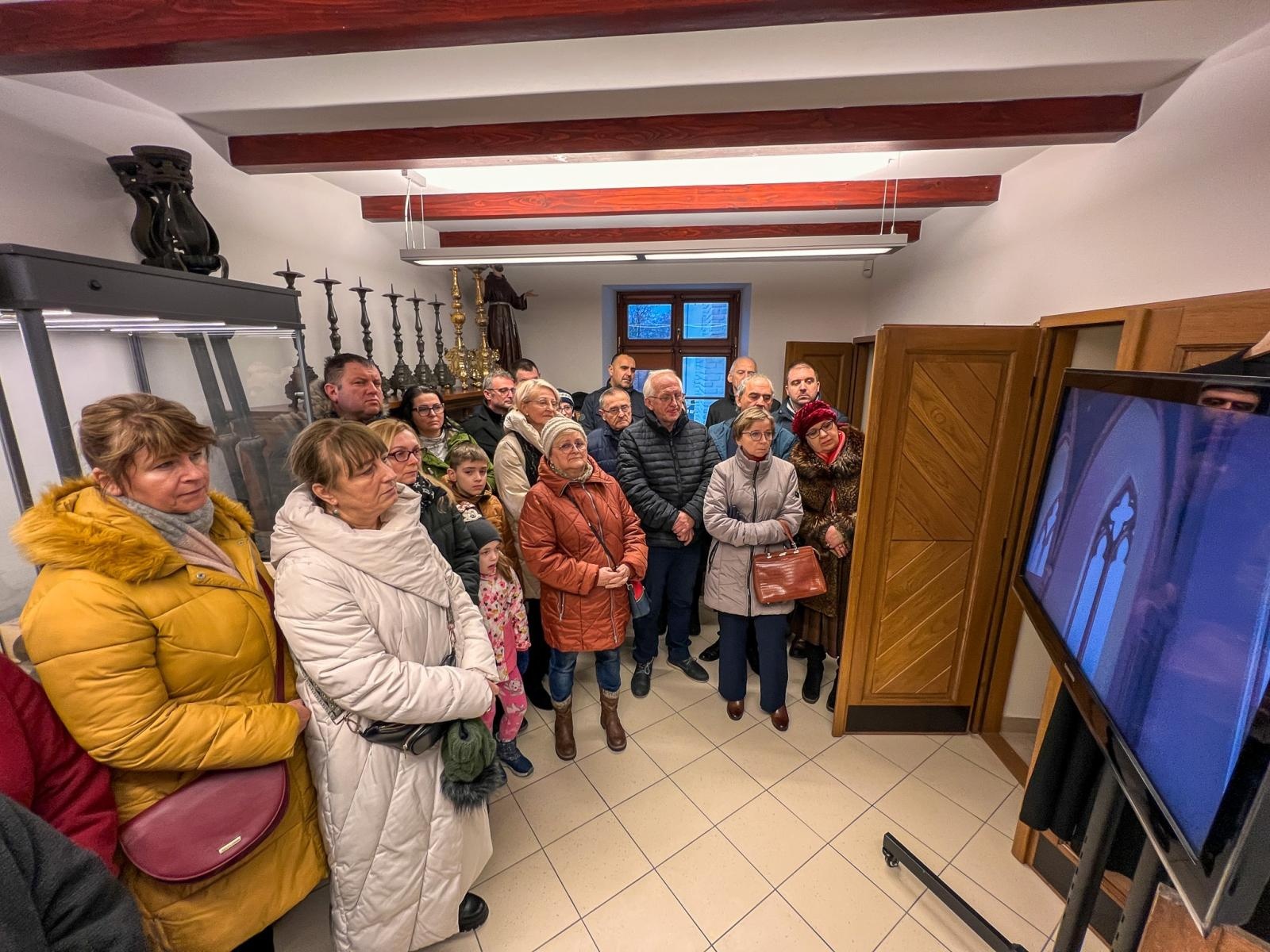 Zdjęcie w galerii na portalu naszraciborz.pl: Pierwsza tegoroczna Msza św. w kaplicy zamkowej i prezentacja animacji o jej historii [WIDEO] wiadomości z regionu